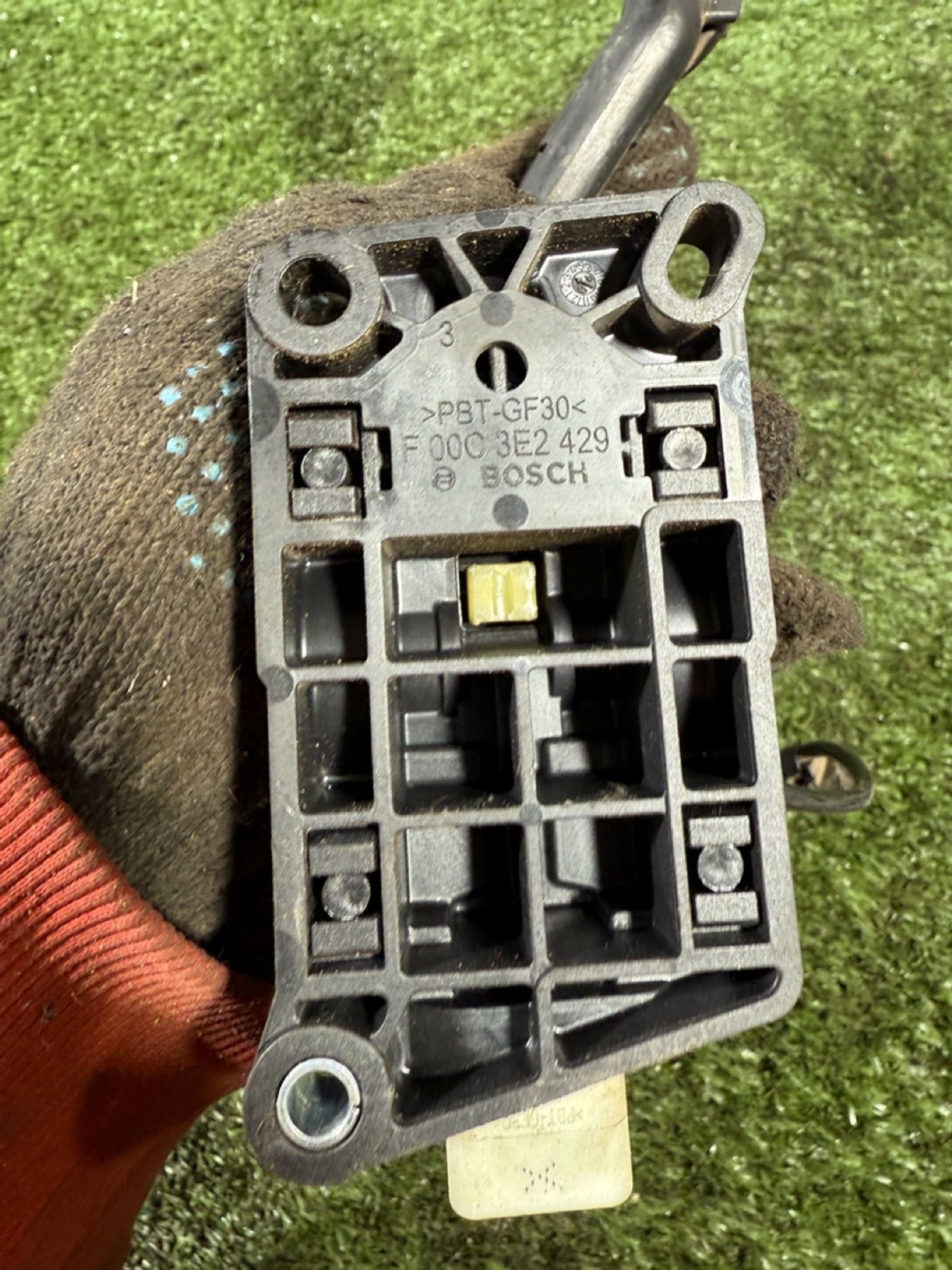 https://ycs.partsauto.market/partsauto-images/thmbs/userImages/7493bedda53ffbba18042670cc6fed05/part/263a081d-2d25-4002-bbfe-12a20aa002ef_1742284376573.jpg