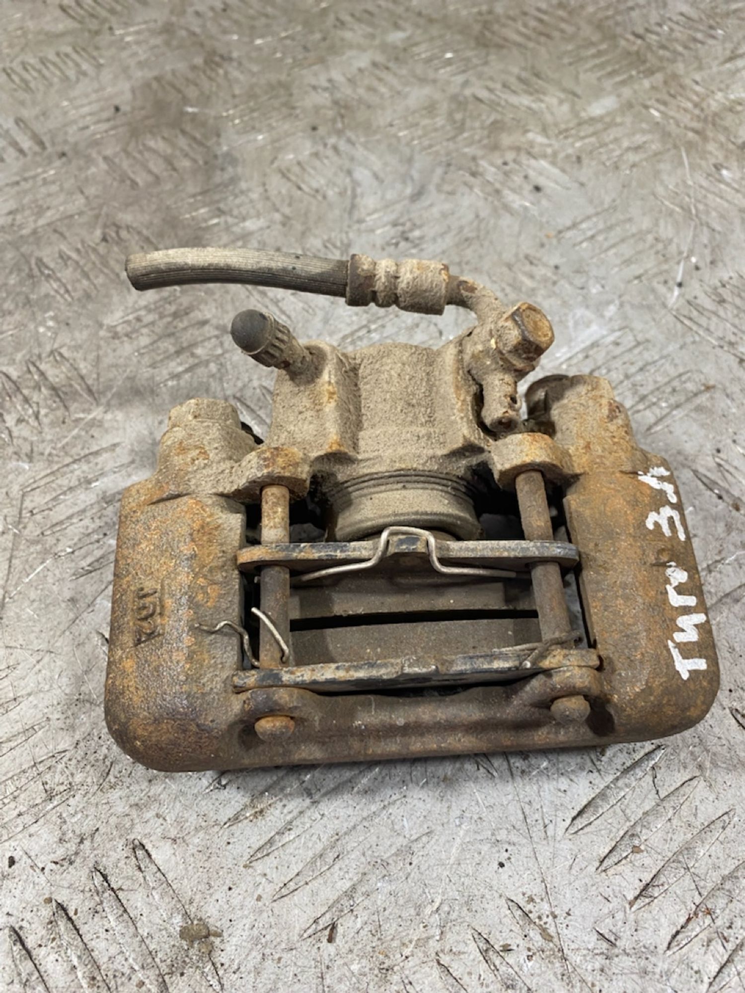 https://ycs.partsauto.market/partsauto-images/thmbs/userImages/7493bedda53ffbba18042670cc6fed05/part/26f73b06-c320-4ca6-b3cb-241fded95d0a_1724936573151.jpg