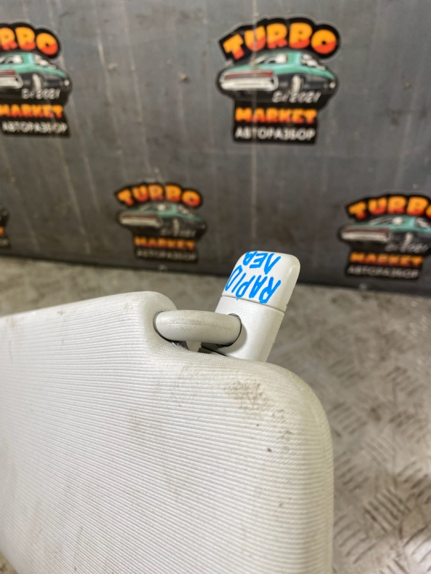 https://ycs.partsauto.market/partsauto-images/thmbs/userImages/7493bedda53ffbba18042670cc6fed05/part/275b6fff-4cce-4abe-8c23-2ab1073b3d95_1724321780349.jpg