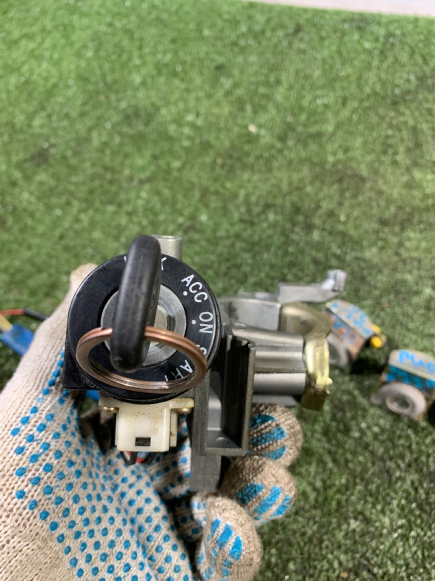 https://ycs.partsauto.market/partsauto-images/thmbs/userImages/7493bedda53ffbba18042670cc6fed05/part/294a588c-c4a9-4cbf-b37a-0bca8aa25e6c_1734507683357.jpg