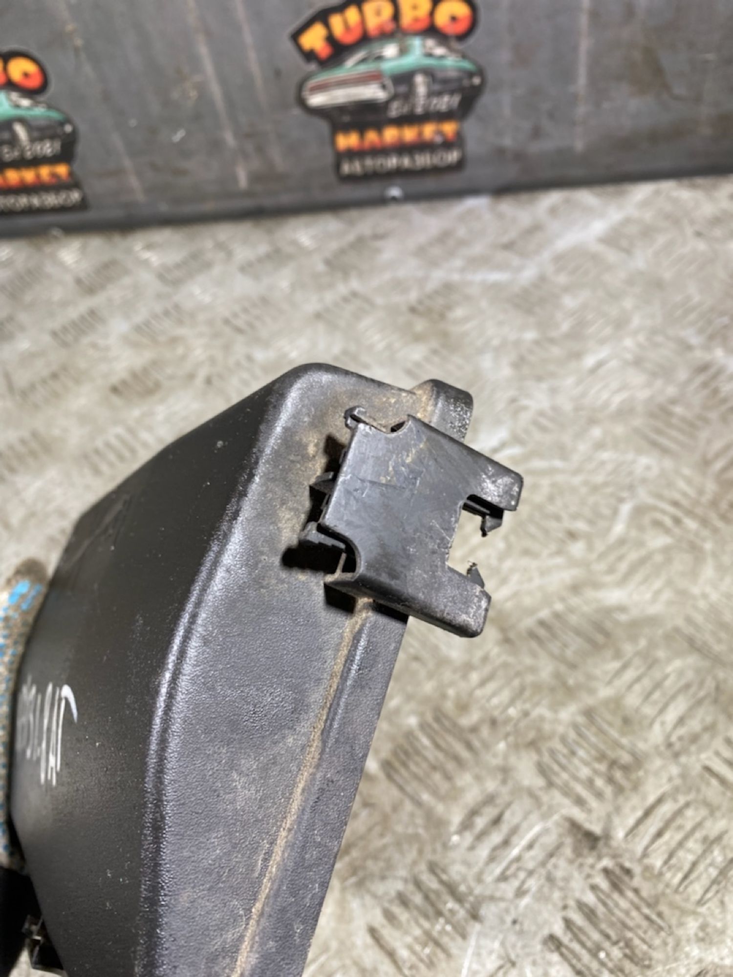 https://ycs.partsauto.market/partsauto-images/thmbs/userImages/7493bedda53ffbba18042670cc6fed05/part/29d30aa2-42cc-4752-86fa-e5e578ad9001_1728564592074.jpg