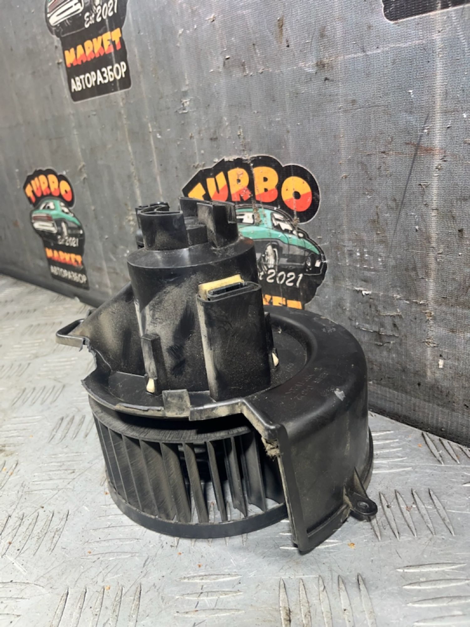 https://ycs.partsauto.market/partsauto-images/thmbs/userImages/7493bedda53ffbba18042670cc6fed05/part/2a42bd3b-c8b3-4849-a612-fad3cb5bc492_1729773331853.jpg