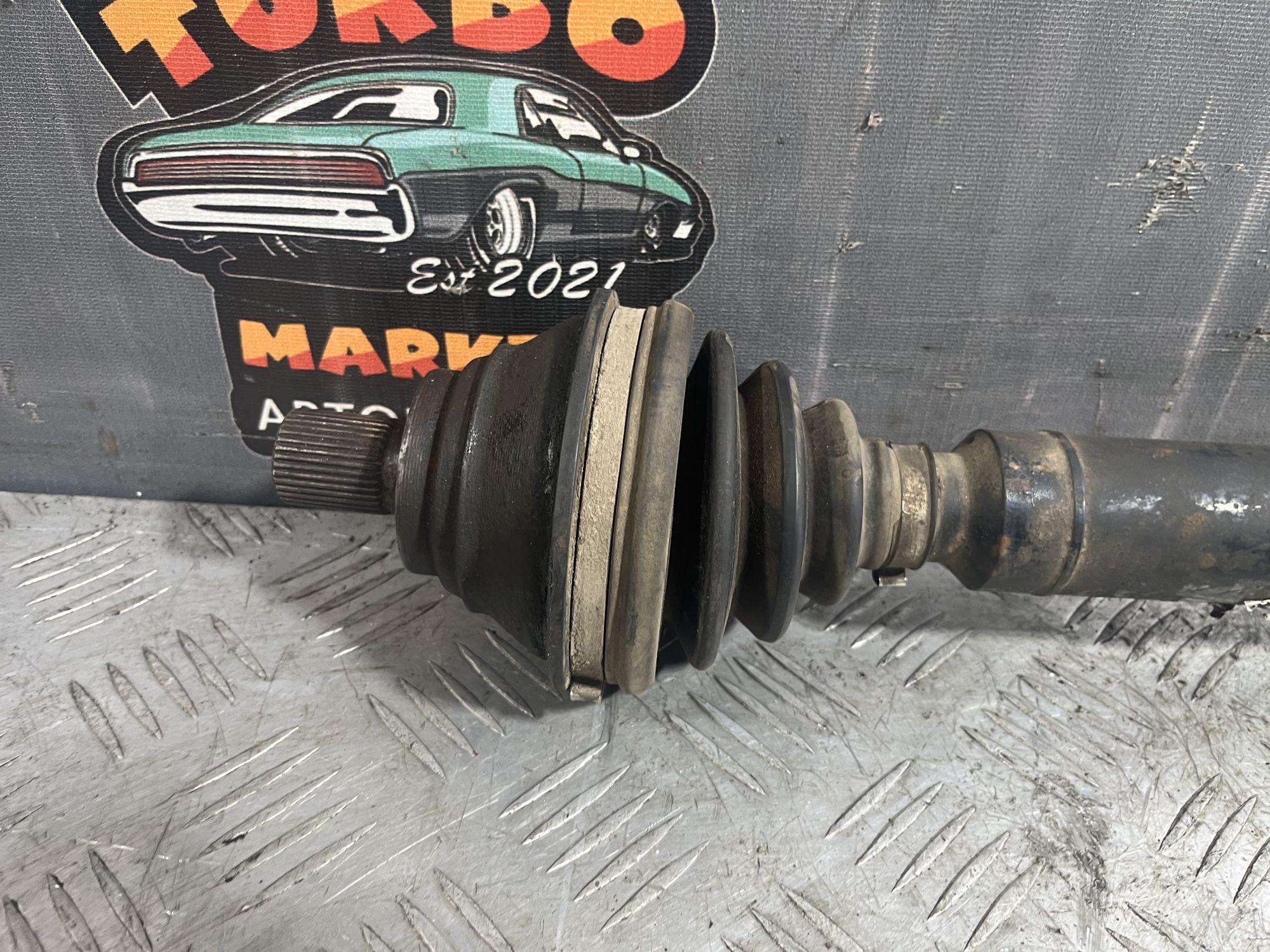 https://ycs.partsauto.market/partsauto-images/thmbs/userImages/7493bedda53ffbba18042670cc6fed05/part/2b35c4a5-01b3-4a52-8c01-e4a7099f29f1_1718627390027.jpg