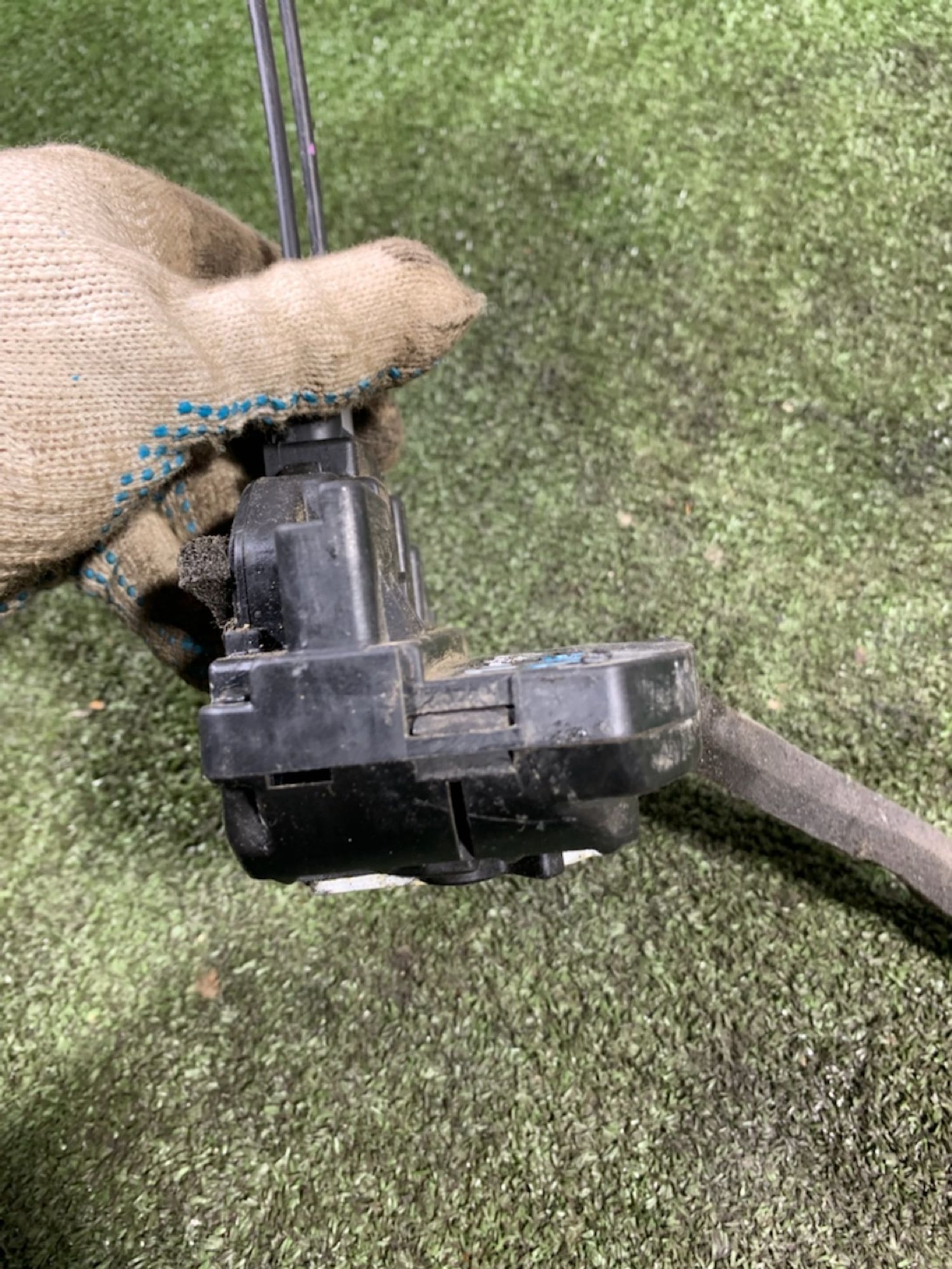 https://ycs.partsauto.market/partsauto-images/thmbs/userImages/7493bedda53ffbba18042670cc6fed05/part/2b446f8d-dd26-47cf-b3cb-5dcdac959ede_1736150670770.jpg