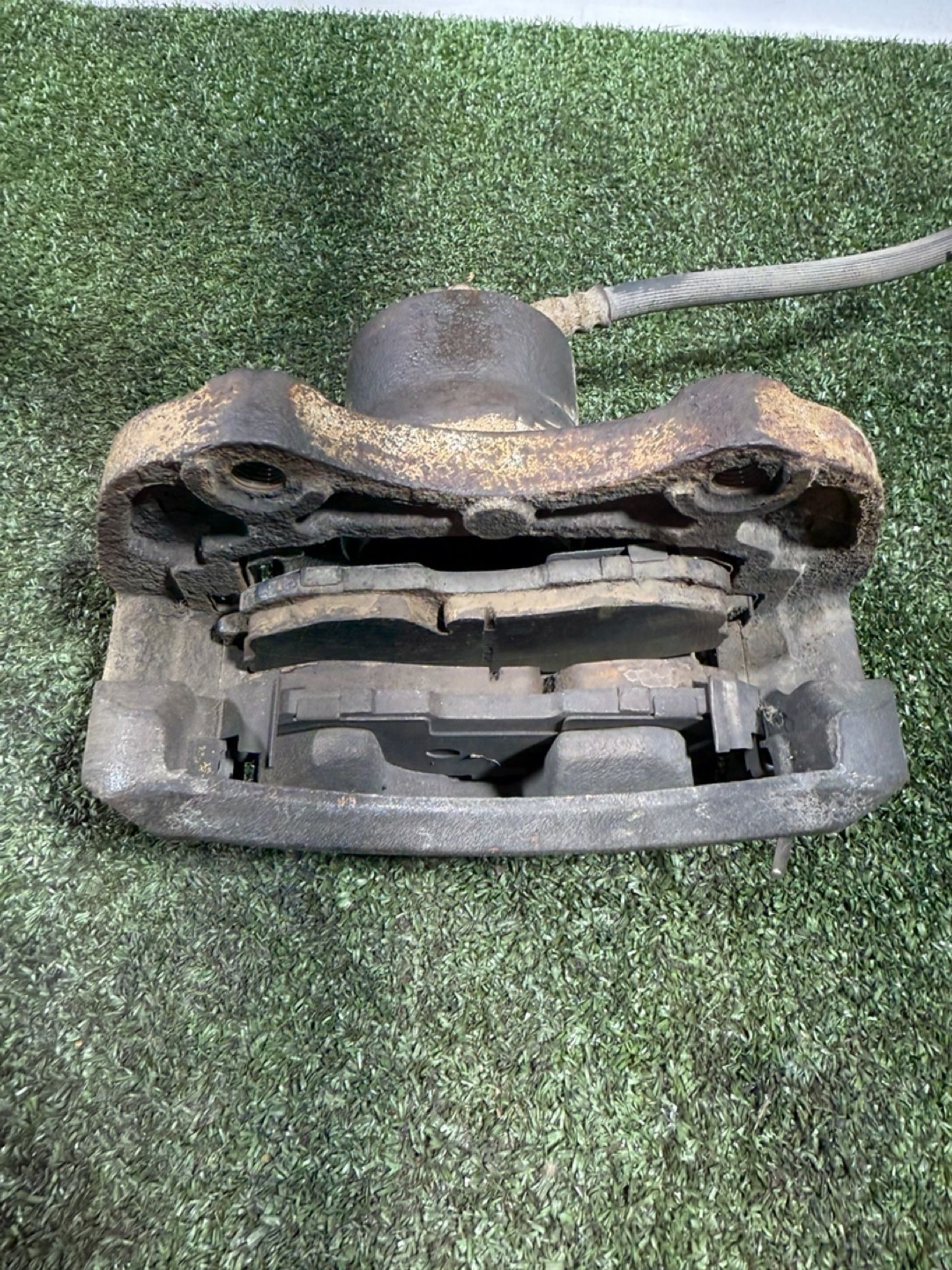 https://ycs.partsauto.market/partsauto-images/thmbs/userImages/7493bedda53ffbba18042670cc6fed05/part/2b78edc1-6af8-4592-8141-be5c80034e98_1736249074891.jpg