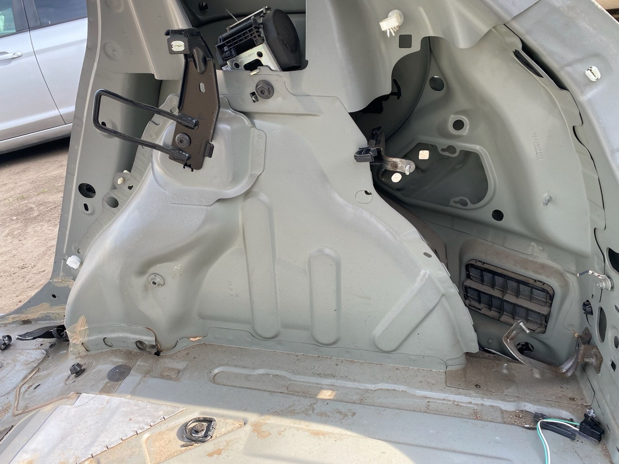 https://ycs.partsauto.market/partsauto-images/thmbs/userImages/7493bedda53ffbba18042670cc6fed05/part/2bba172f-c60e-4382-a2fe-d0a715fb64f3_1748869052350.jpg