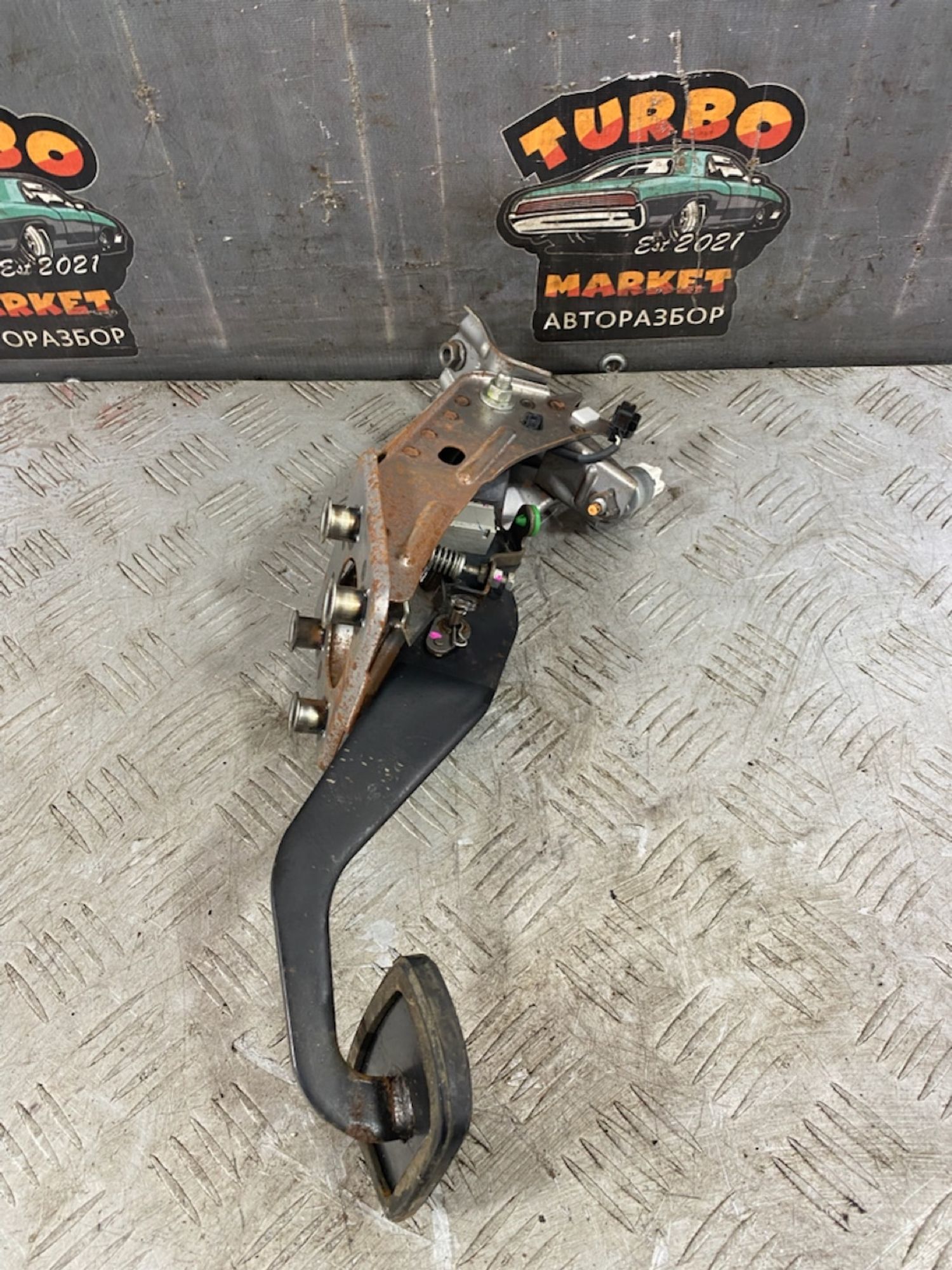 https://ycs.partsauto.market/partsauto-images/thmbs/userImages/7493bedda53ffbba18042670cc6fed05/part/2ca27c45-5db0-40af-a914-c3b575ed3fd2_1722263879637.jpg