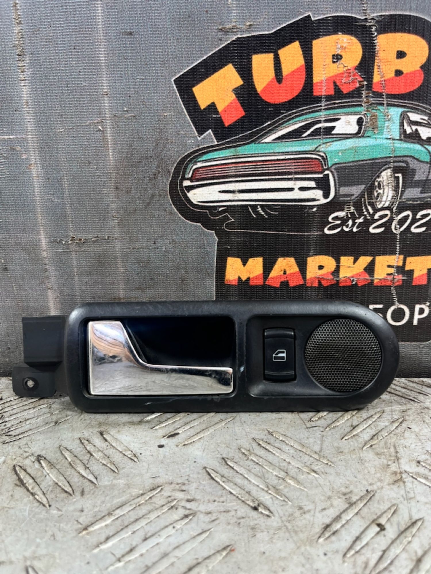 https://ycs.partsauto.market/partsauto-images/thmbs/userImages/7493bedda53ffbba18042670cc6fed05/part/2cbb9c5c-bec0-4a89-a02c-a6cb949514f2_1721303970345.jpg