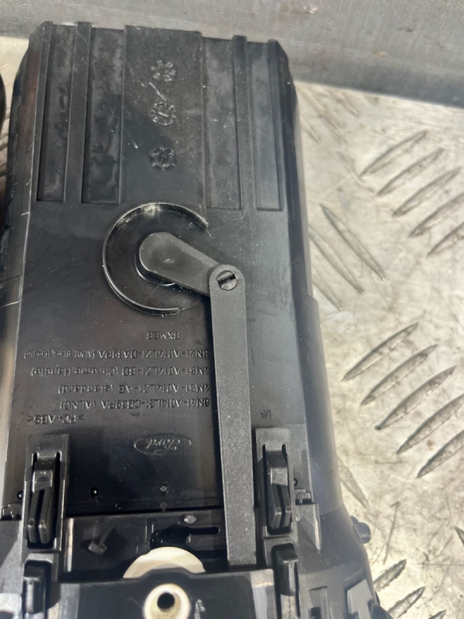 https://ycs.partsauto.market/partsauto-images/thmbs/userImages/7493bedda53ffbba18042670cc6fed05/part/2db098b9-8247-488e-af9e-60900f2a888d_1720622044987.jpg