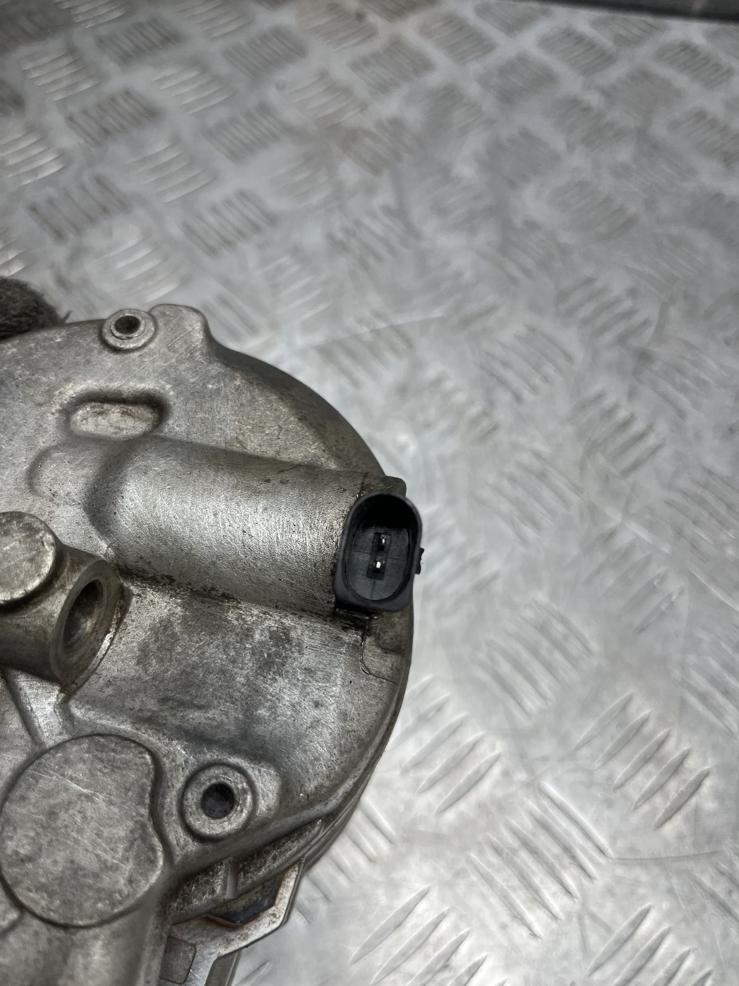 https://ycs.partsauto.market/partsauto-images/thmbs/userImages/7493bedda53ffbba18042670cc6fed05/part/2e493fa8-6bb4-4d99-b5f1-5ca4172f670c_1717674455104.jpg