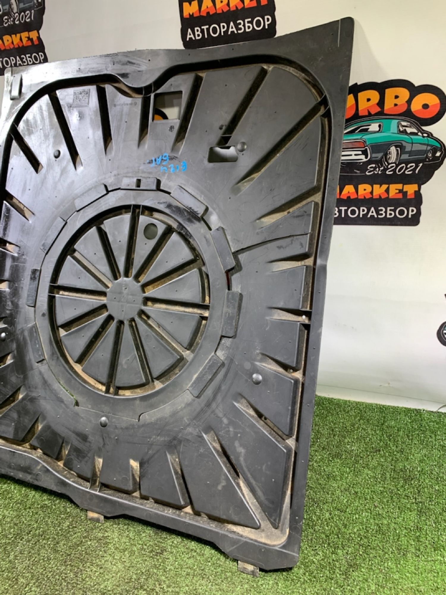 https://ycs.partsauto.market/partsauto-images/thmbs/userImages/7493bedda53ffbba18042670cc6fed05/part/2f440fb1-c79c-42fc-9421-9e79b899c563_1735219266921.jpg