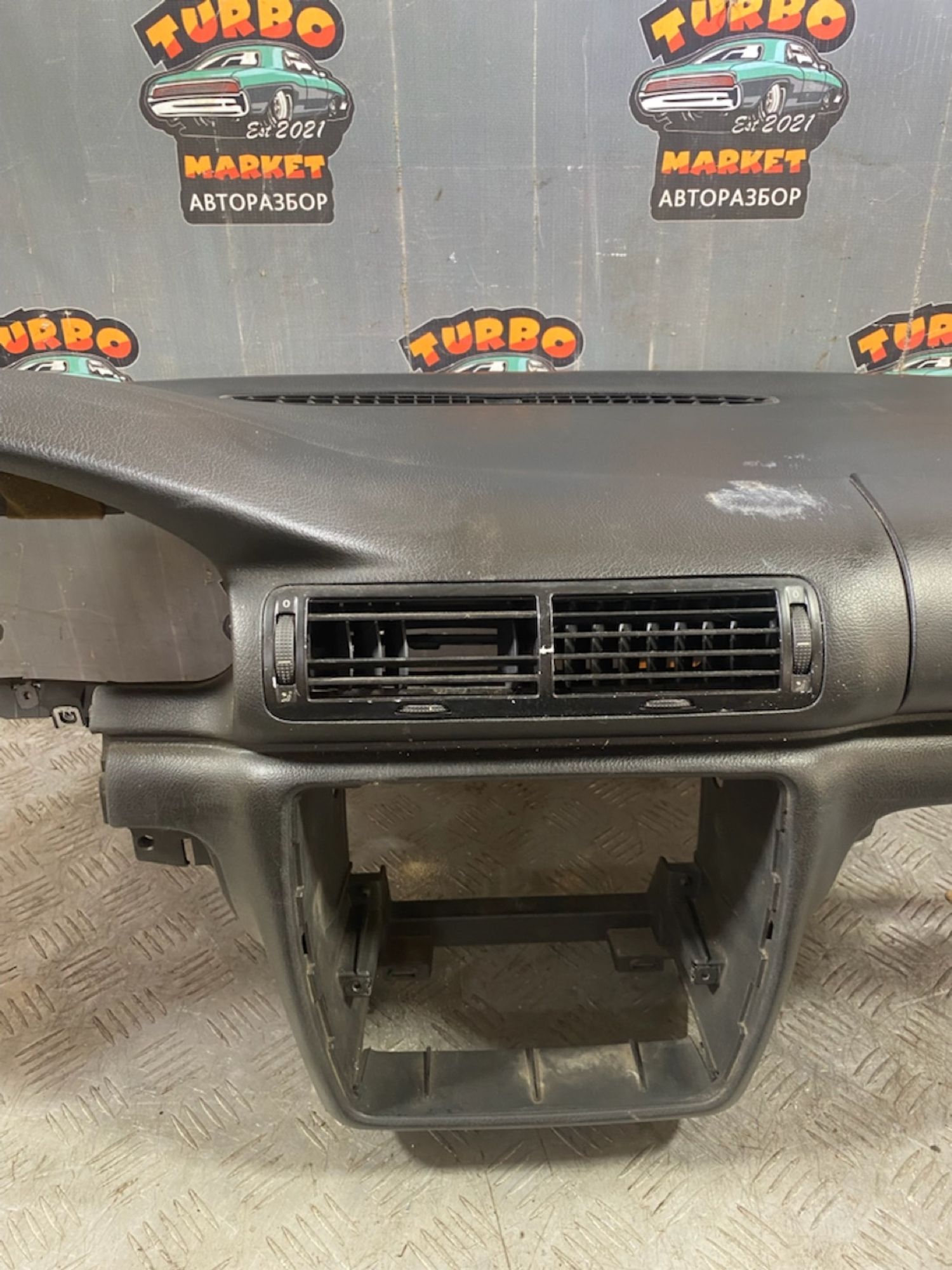 https://ycs.partsauto.market/partsauto-images/thmbs/userImages/7493bedda53ffbba18042670cc6fed05/part/304445c9-1eca-402b-8de4-a2f4c3ee79e9_1721458164183.jpg