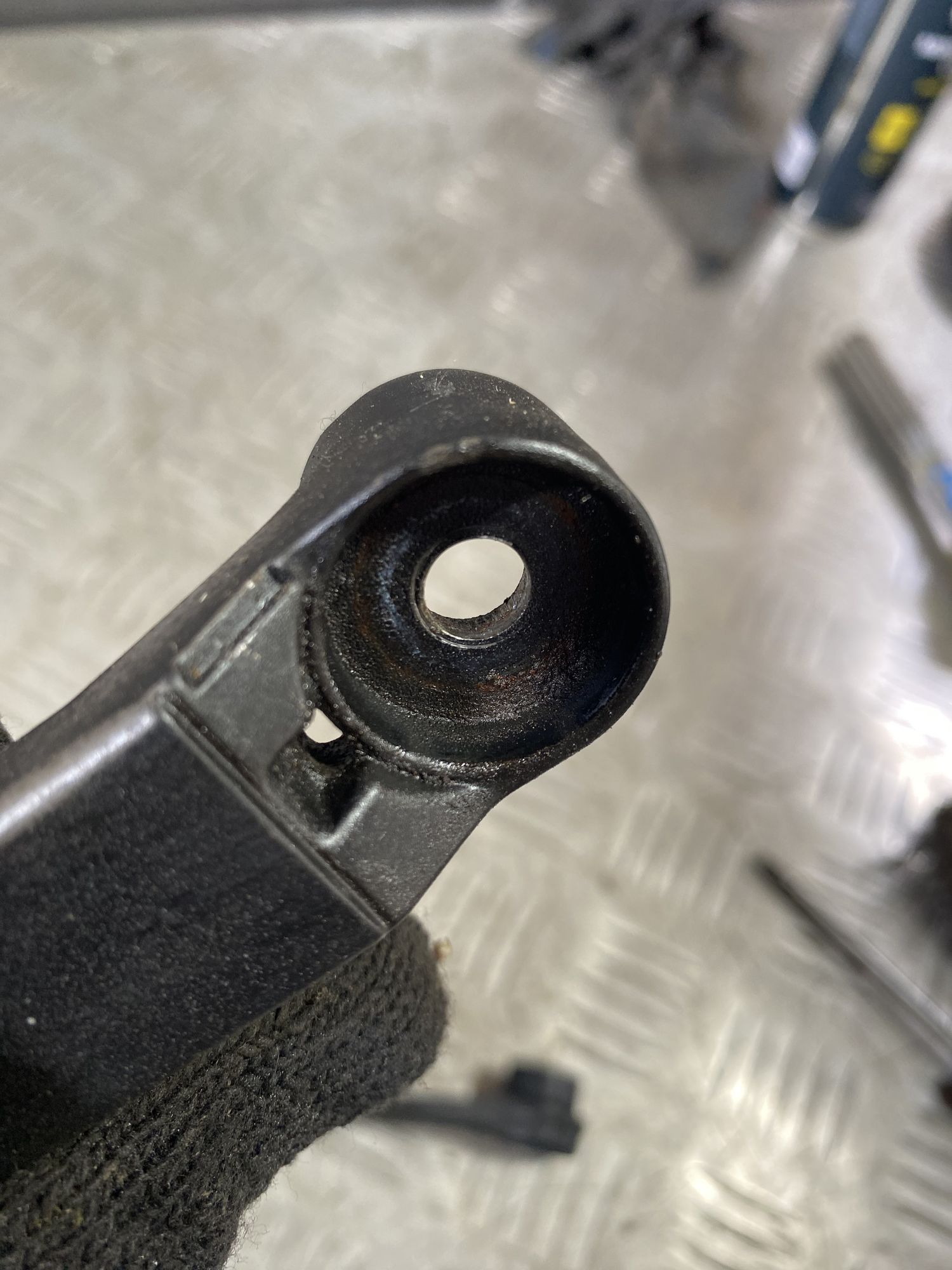 https://ycs.partsauto.market/partsauto-images/thmbs/userImages/7493bedda53ffbba18042670cc6fed05/part/3117c03e-10b0-4f37-aa9e-e3ed53918f8a_1720101447155.jpg