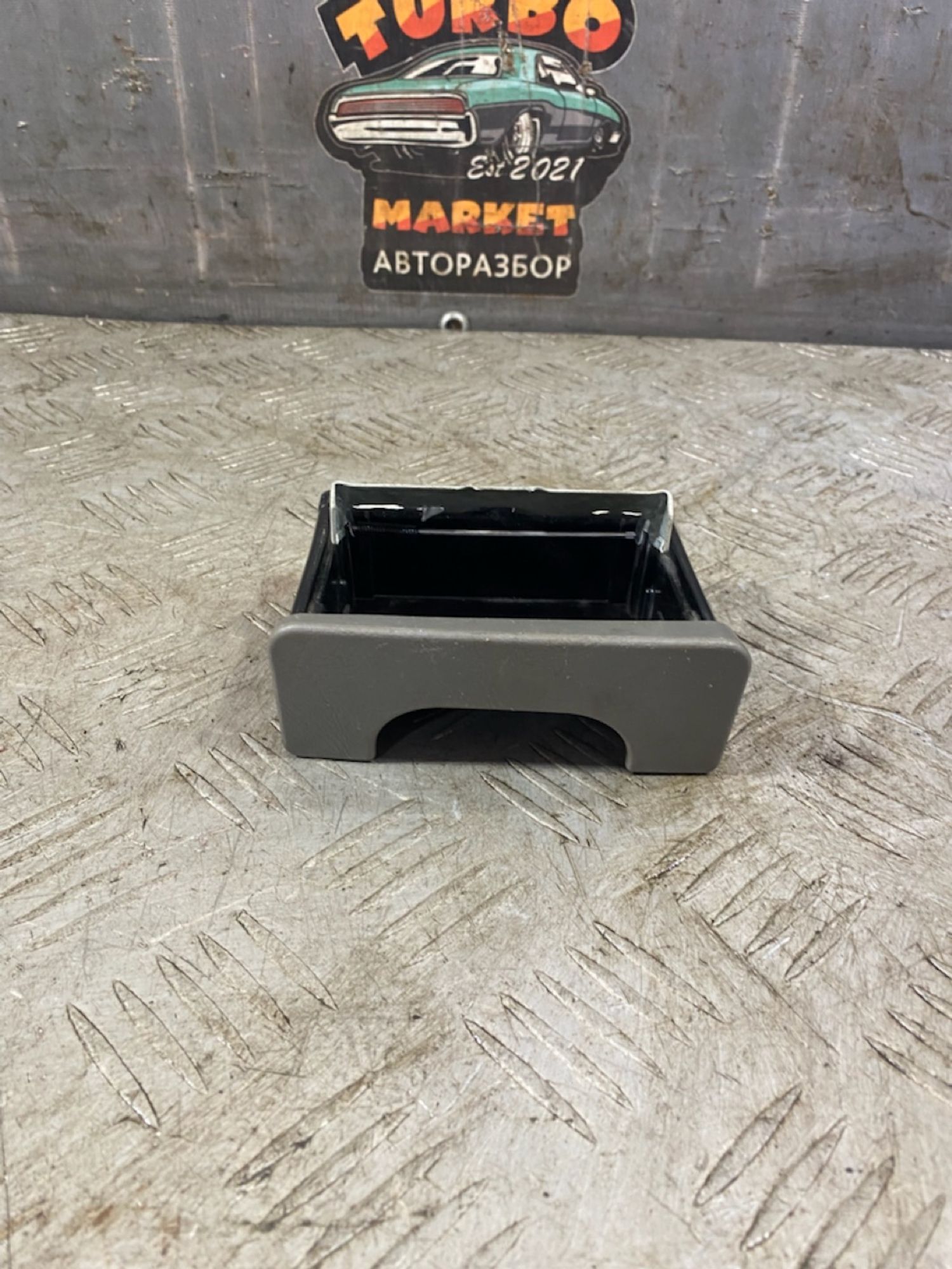 https://ycs.partsauto.market/partsauto-images/thmbs/userImages/7493bedda53ffbba18042670cc6fed05/part/31a39688-675f-4b29-a2c8-239bad31aba4_1724856000017.jpg