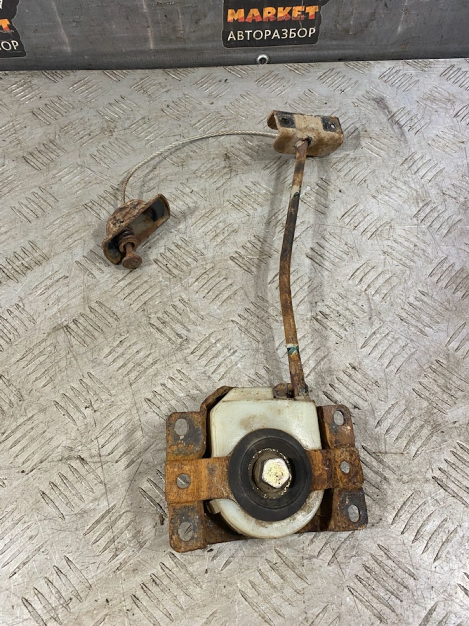 https://ycs.partsauto.market/partsauto-images/thmbs/userImages/7493bedda53ffbba18042670cc6fed05/part/32e28c87-808f-4b74-a104-abc3b6c3e4a9_1722433318578.jpg