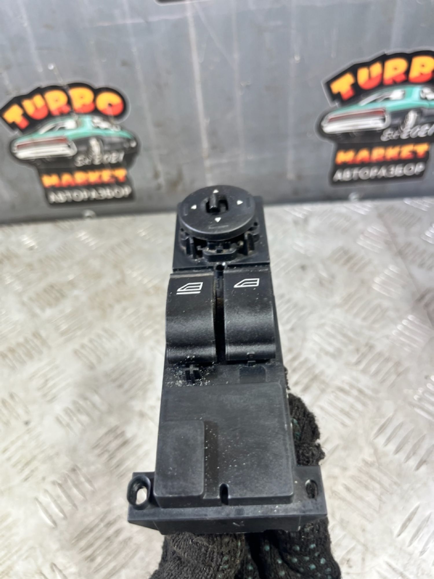 https://ycs.partsauto.market/partsauto-images/thmbs/userImages/7493bedda53ffbba18042670cc6fed05/part/32ef2c07-ea23-4124-8a60-7b8a2f85c540_1720680757145.jpg