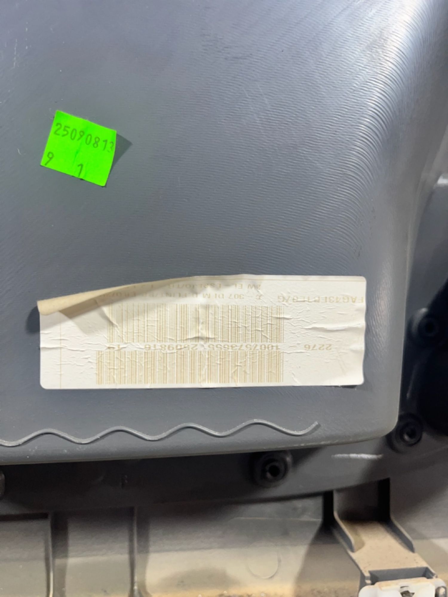 https://ycs.partsauto.market/partsauto-images/thmbs/userImages/7493bedda53ffbba18042670cc6fed05/part/35168250-c35c-445f-bc11-412ec1924b8d_1720693604325.jpg