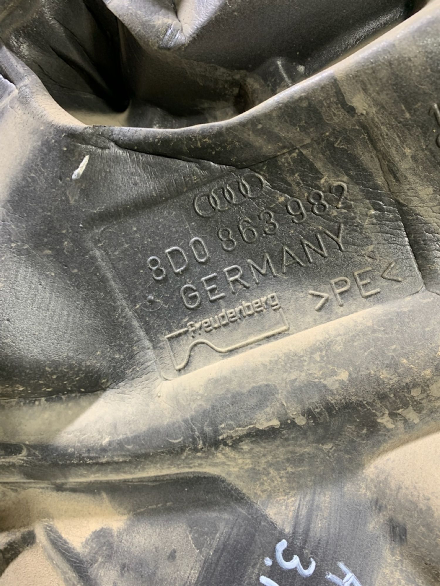 https://ycs.partsauto.market/partsauto-images/thmbs/userImages/7493bedda53ffbba18042670cc6fed05/part/351cb57f-0323-464f-b039-56592bad5f7e_1737123306409.jpg
