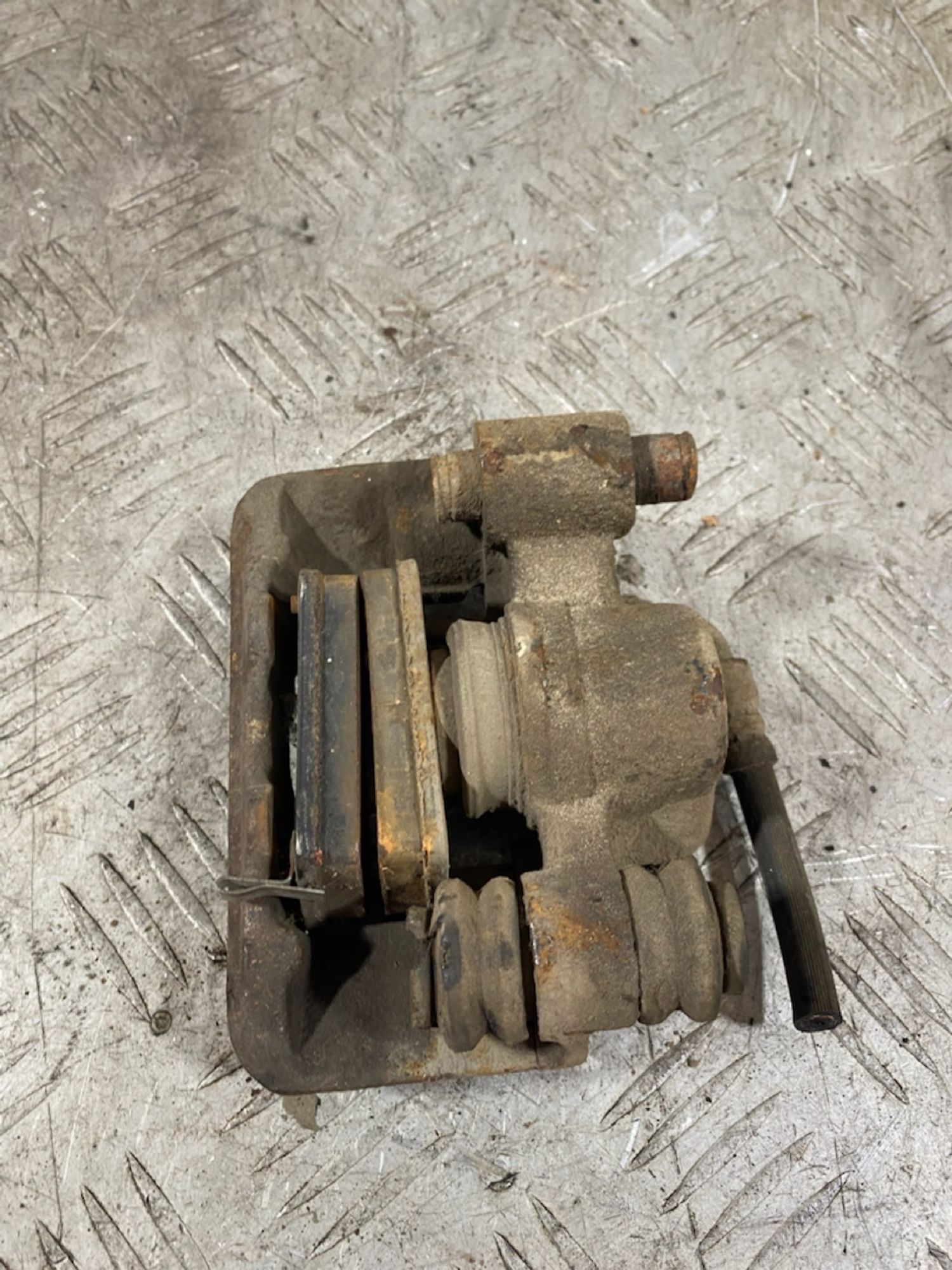 https://ycs.partsauto.market/partsauto-images/thmbs/userImages/7493bedda53ffbba18042670cc6fed05/part/35fe27dd-4211-4e49-ac63-33f782beb468_1724936577096.jpg