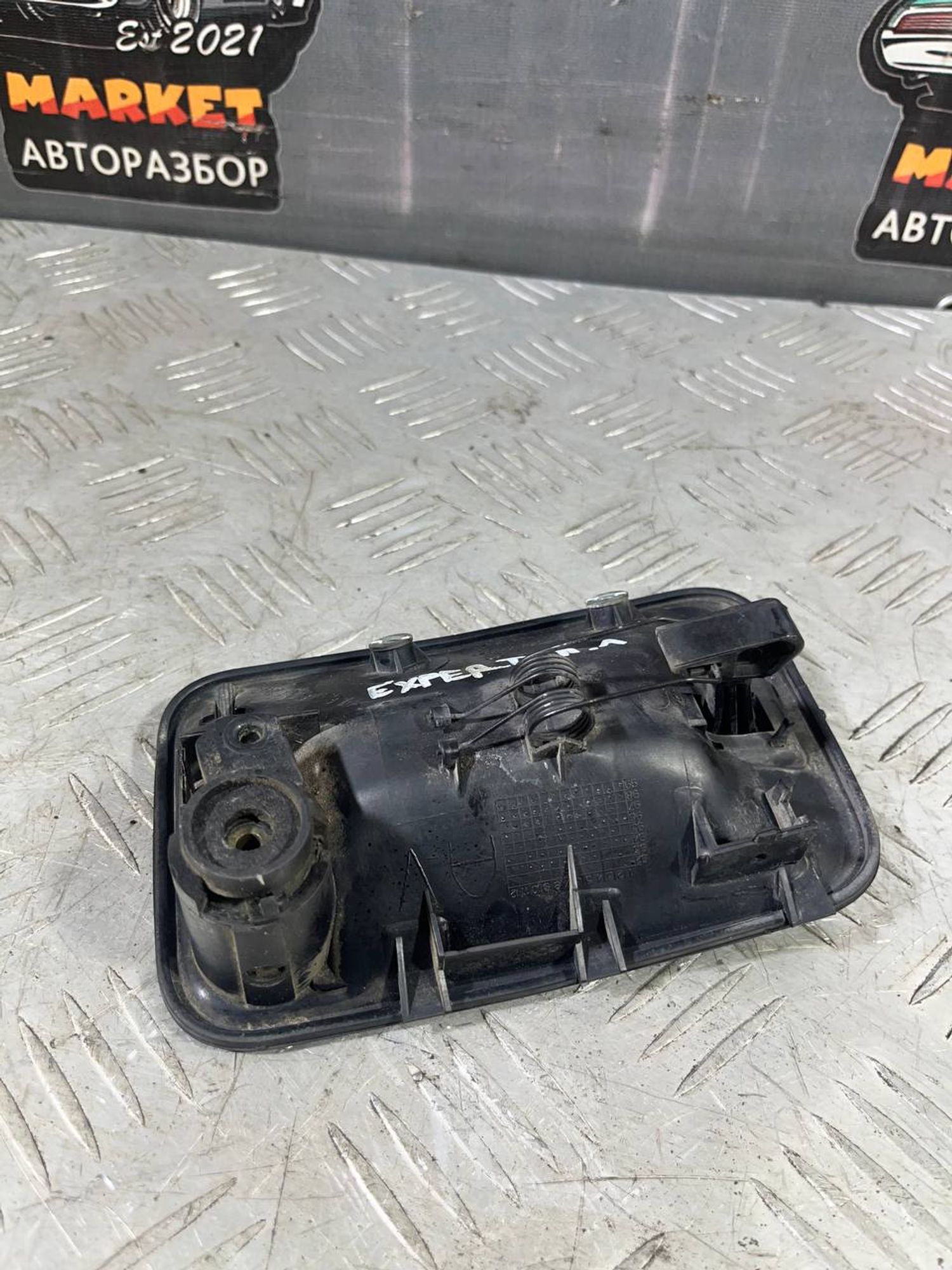 https://ycs.partsauto.market/partsauto-images/thmbs/userImages/7493bedda53ffbba18042670cc6fed05/part/36ca4991-076b-4f68-8a0f-af2ee3fcc199_1718279620045.jpg