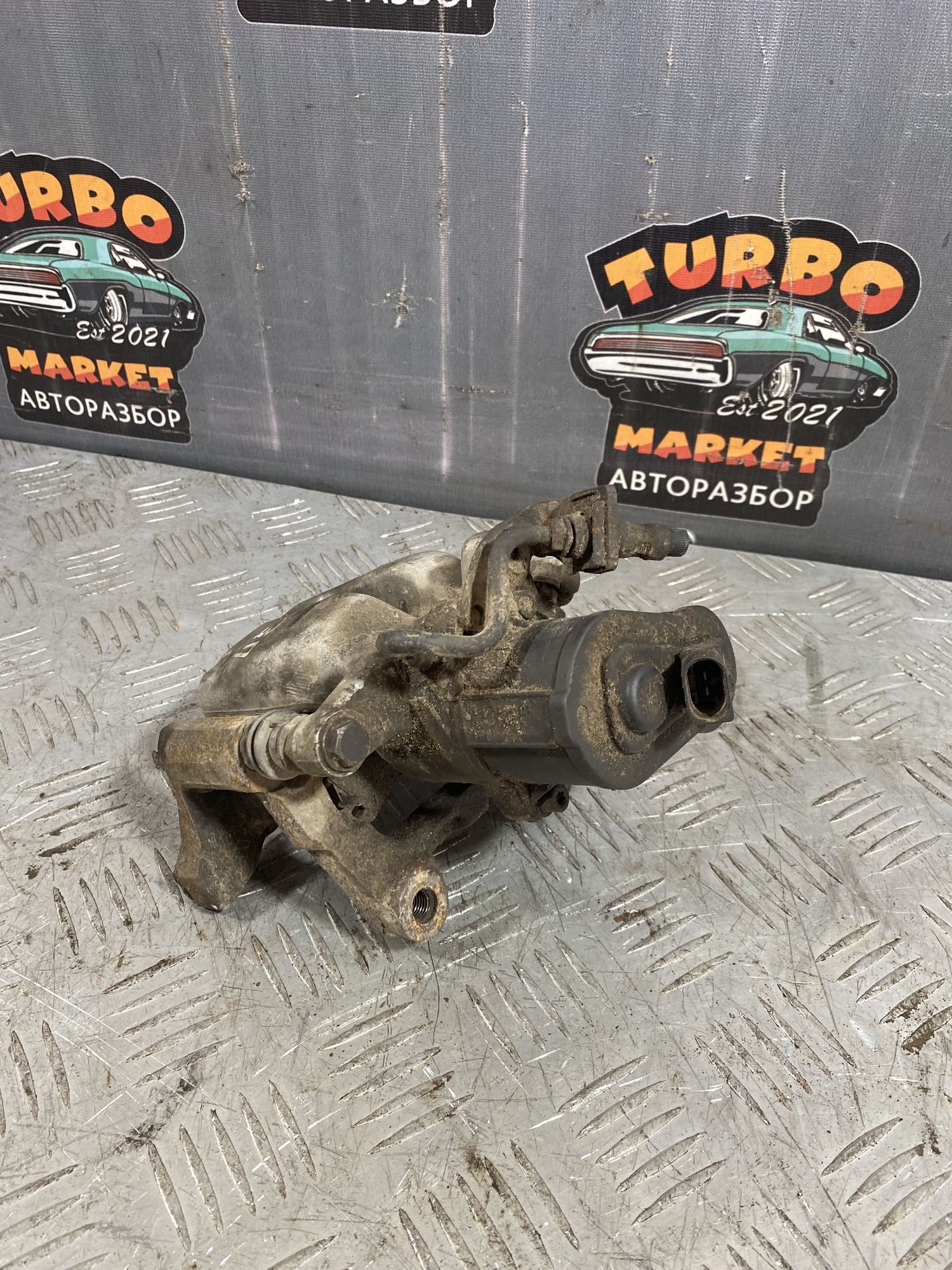 https://ycs.partsauto.market/partsauto-images/thmbs/userImages/7493bedda53ffbba18042670cc6fed05/part/36e357bc-852a-47cf-b611-2139aabfaf8e_1718617339110.jpg