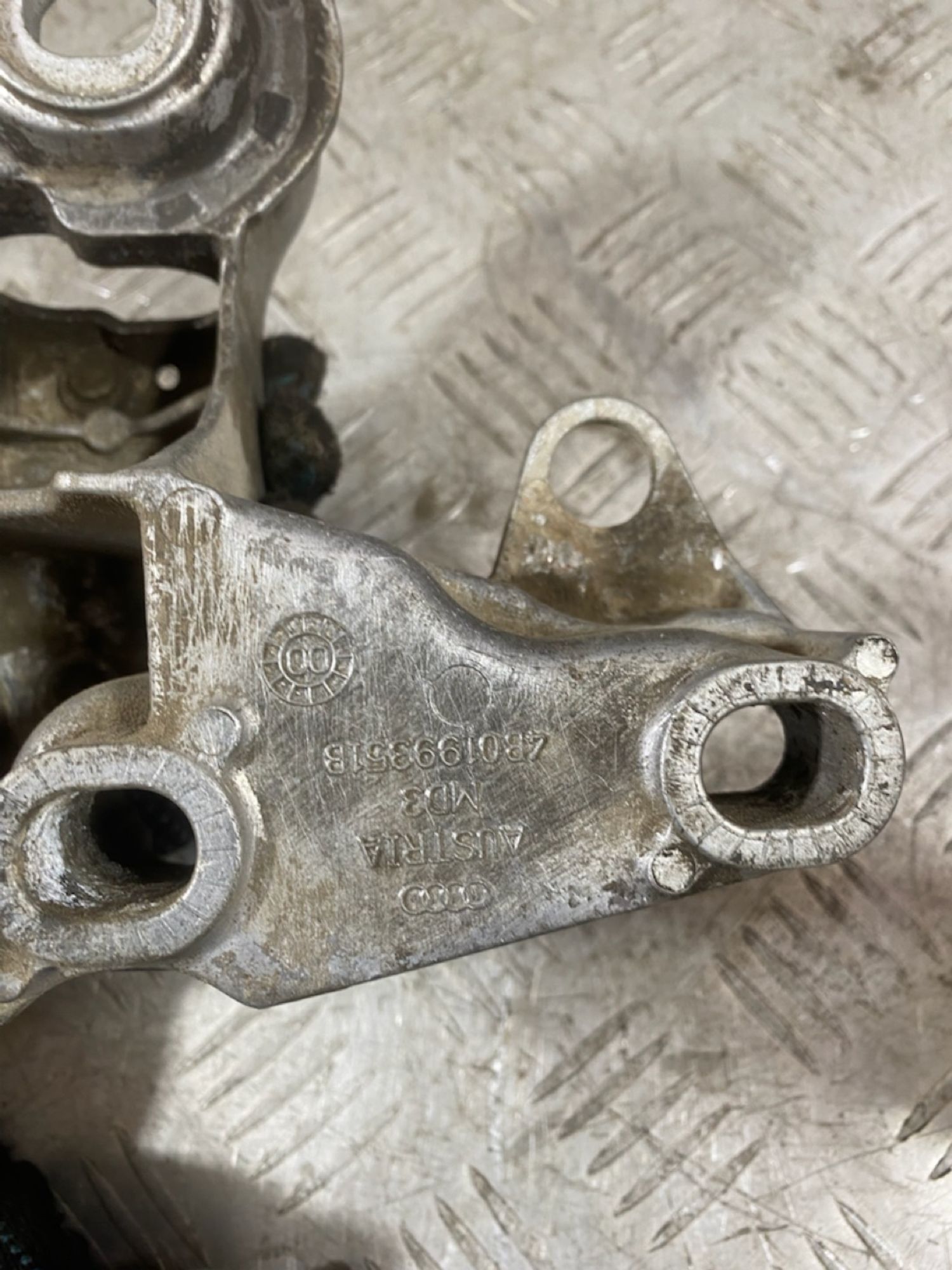 https://ycs.partsauto.market/partsauto-images/thmbs/userImages/7493bedda53ffbba18042670cc6fed05/part/384f17a2-60f1-4a29-a8b6-0f56d6766f7a_1721388521651.jpg