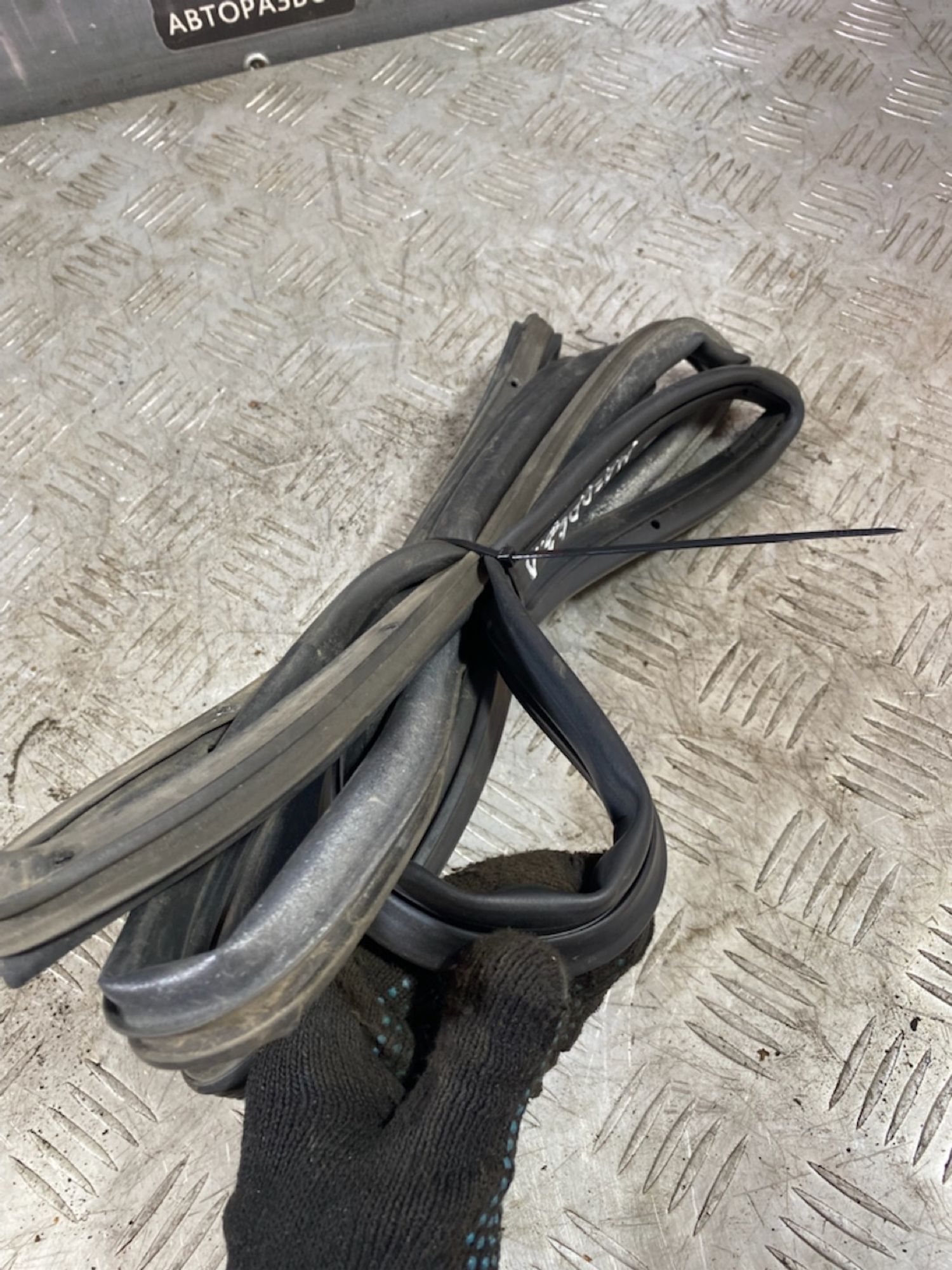 https://ycs.partsauto.market/partsauto-images/thmbs/userImages/7493bedda53ffbba18042670cc6fed05/part/3ab781d3-834a-4d34-b3a2-7a31648a44f6_1720527625422.jpg