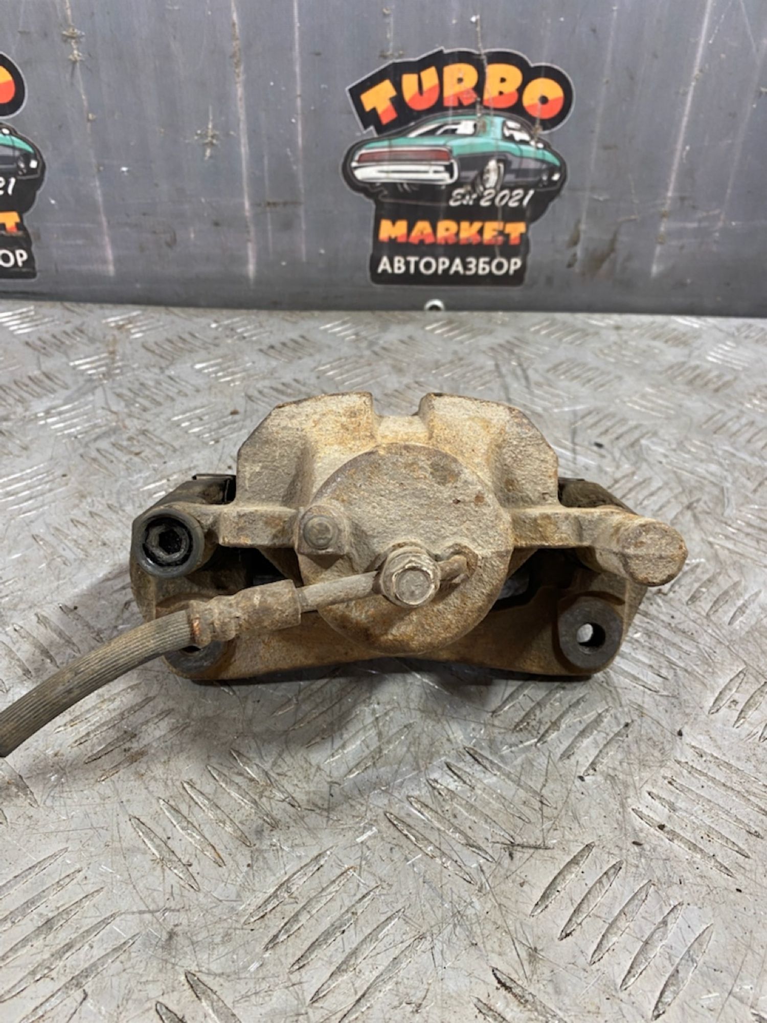 https://ycs.partsauto.market/partsauto-images/thmbs/userImages/7493bedda53ffbba18042670cc6fed05/part/3bcd8900-7be8-4a01-8623-2f71bd5c5852_1720448090478.jpg