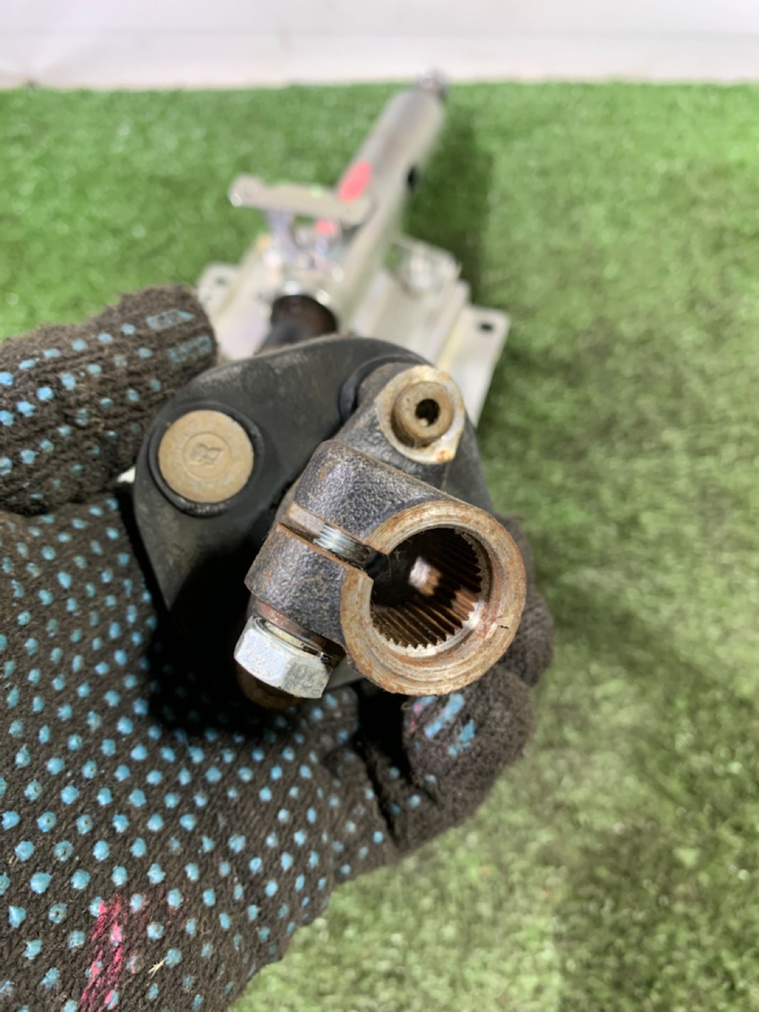 https://ycs.partsauto.market/partsauto-images/thmbs/userImages/7493bedda53ffbba18042670cc6fed05/part/3d143f88-f4c8-4ad9-bd97-d558541475cd_1742886078003.jpg