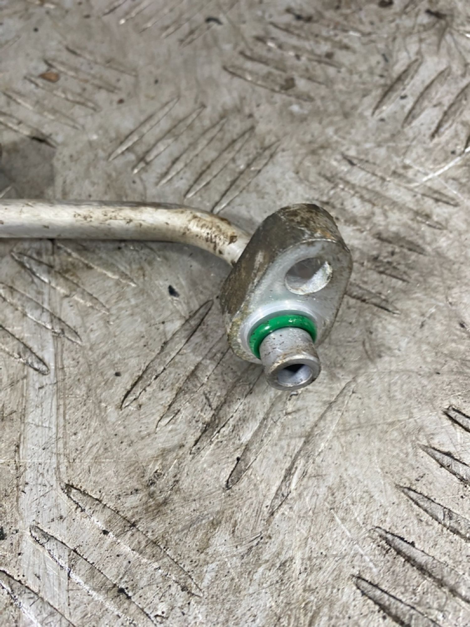 https://ycs.partsauto.market/partsauto-images/thmbs/userImages/7493bedda53ffbba18042670cc6fed05/part/40499663-8061-4376-ac09-4bb26b1b0b65_1725019035421.jpg