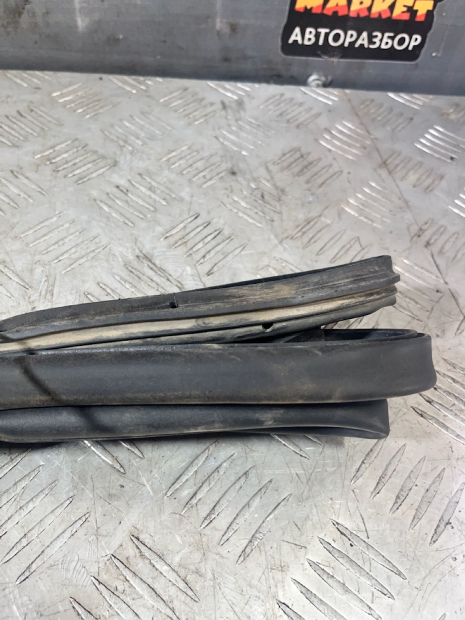 https://ycs.partsauto.market/partsauto-images/thmbs/userImages/7493bedda53ffbba18042670cc6fed05/part/4269c7b9-e3a2-4c82-aa11-2778232df625_1720697639888.jpg