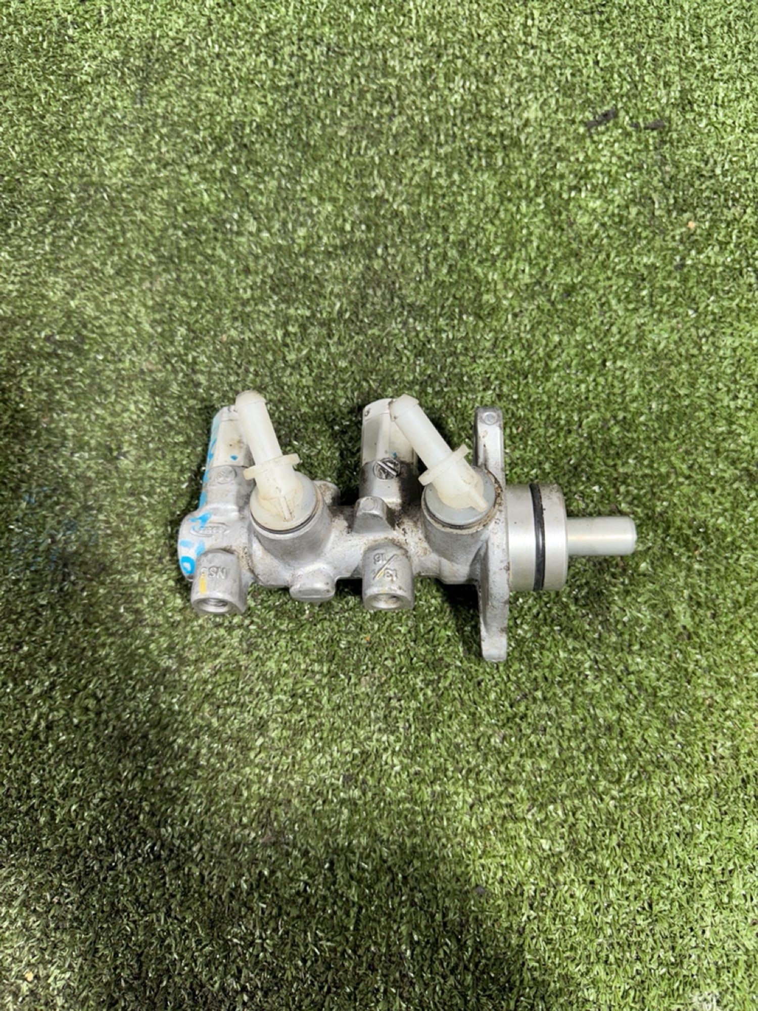 https://ycs.partsauto.market/partsauto-images/thmbs/userImages/7493bedda53ffbba18042670cc6fed05/part/443230ee-5ffc-43e9-a085-546060521b57_1734618658044.jpg