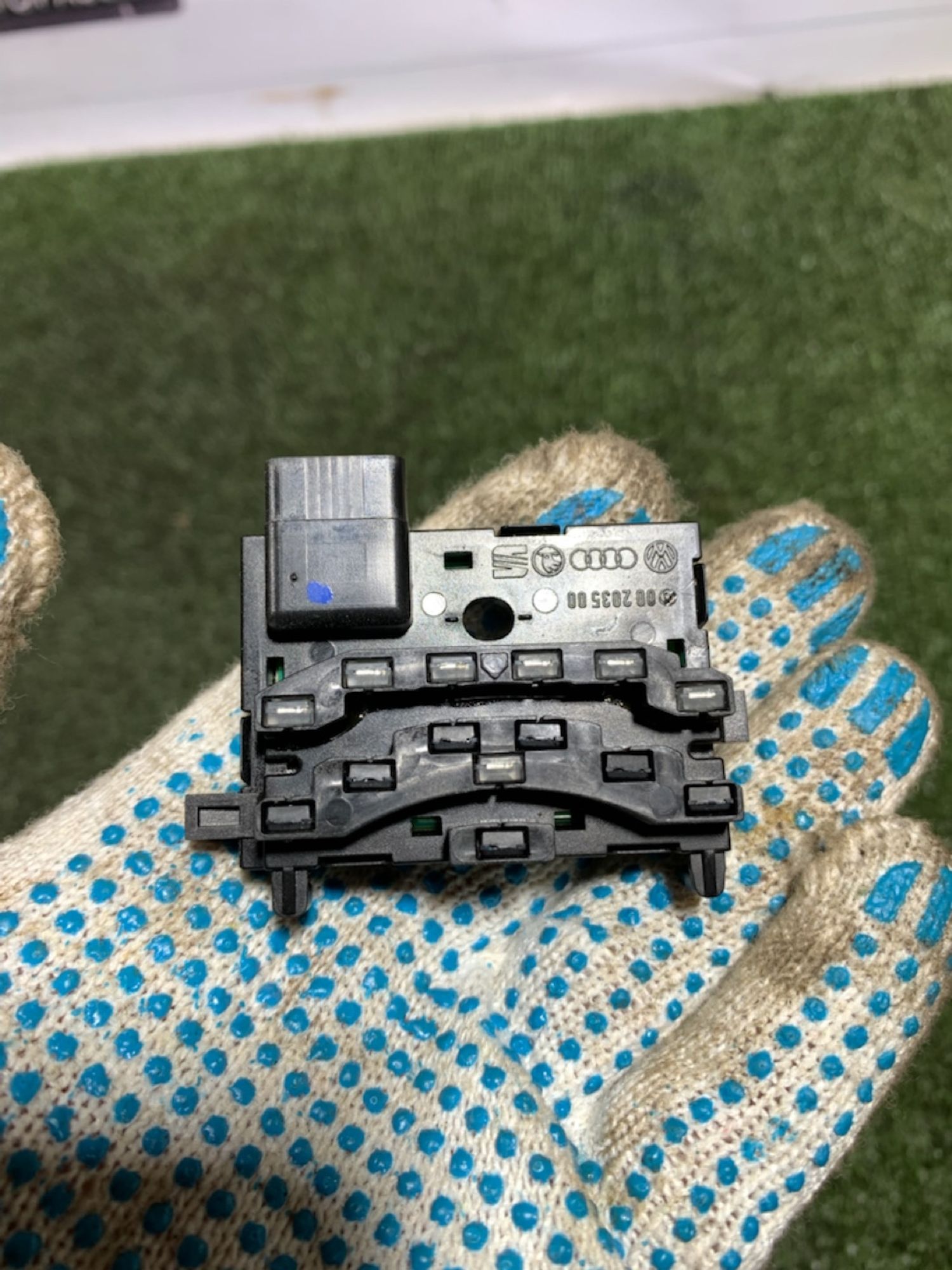 https://ycs.partsauto.market/partsauto-images/thmbs/userImages/7493bedda53ffbba18042670cc6fed05/part/449dd10b-b002-42e2-b294-e76c3bd71b16_1738139705918.jpg