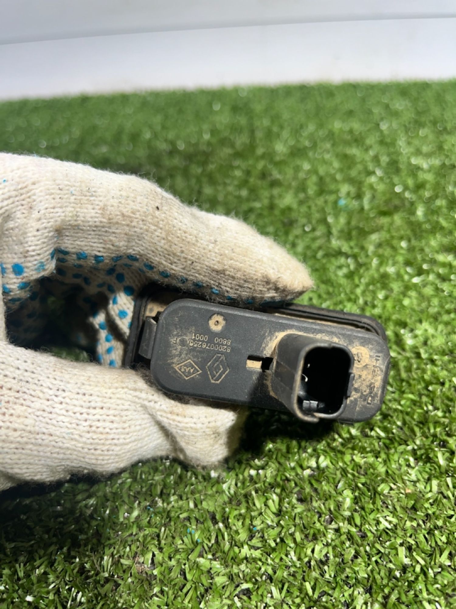 https://ycs.partsauto.market/partsauto-images/thmbs/userImages/7493bedda53ffbba18042670cc6fed05/part/449e1ef8-2df5-4137-b6bf-44987e32db57_1733142003115.jpg