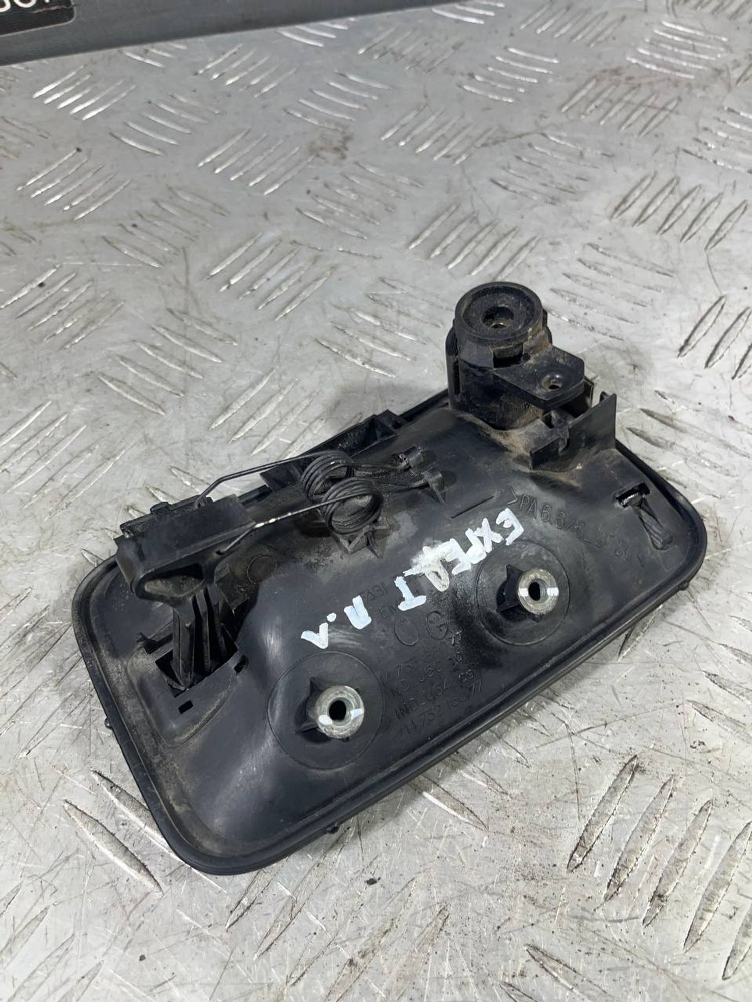https://ycs.partsauto.market/partsauto-images/thmbs/userImages/7493bedda53ffbba18042670cc6fed05/part/460e25ee-001c-48f2-ac74-eea195b15767_1718279620093.jpg