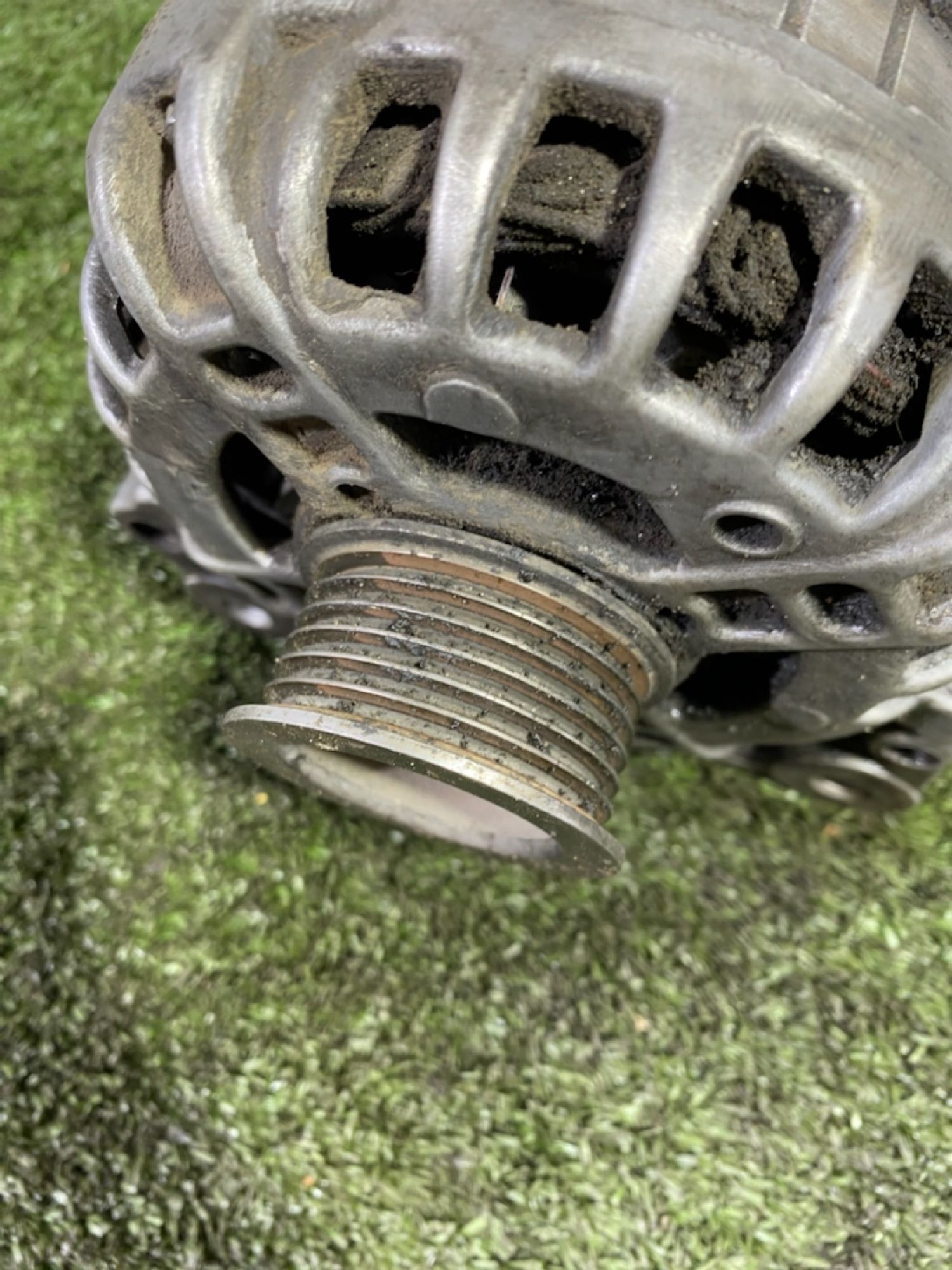 https://ycs.partsauto.market/partsauto-images/thmbs/userImages/7493bedda53ffbba18042670cc6fed05/part/489ff1d5-ba20-4769-964b-261910c9a746_1744892403938.jpg