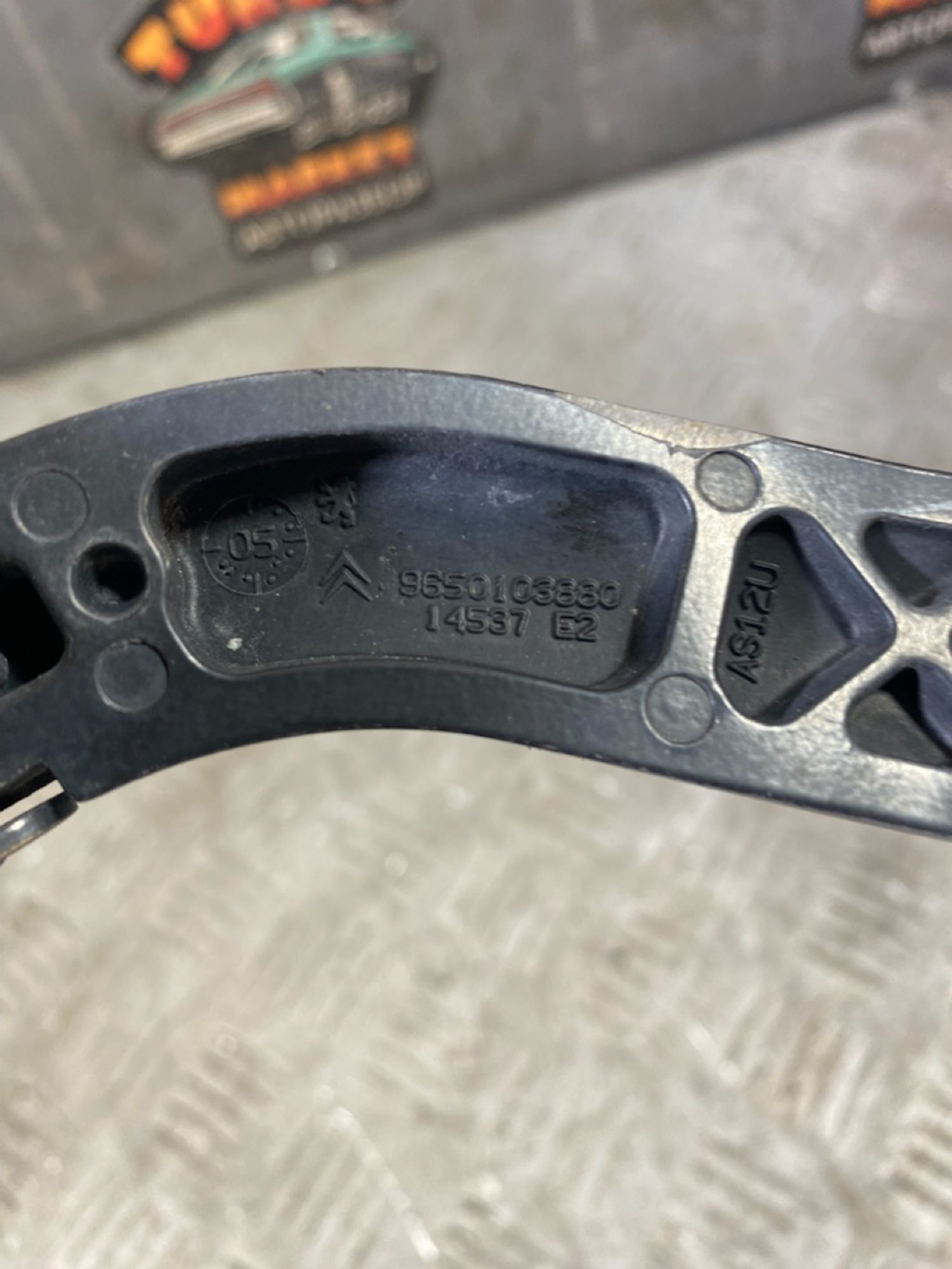 https://ycs.partsauto.market/partsauto-images/thmbs/userImages/7493bedda53ffbba18042670cc6fed05/part/4a1cc0c1-01ff-4daa-a672-49c5a97ecdae_1723124509854.jpg