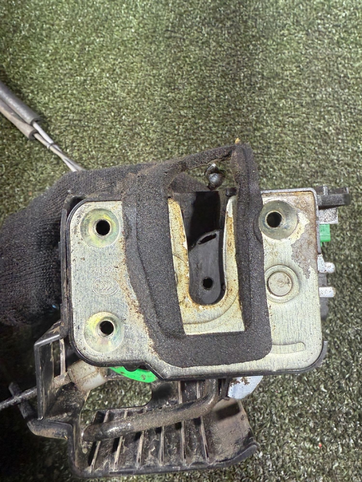 https://ycs.partsauto.market/partsauto-images/thmbs/userImages/7493bedda53ffbba18042670cc6fed05/part/4a44c39a-c4fe-4dd3-8fd2-b3640dfb82ea_1739431120539.jpg