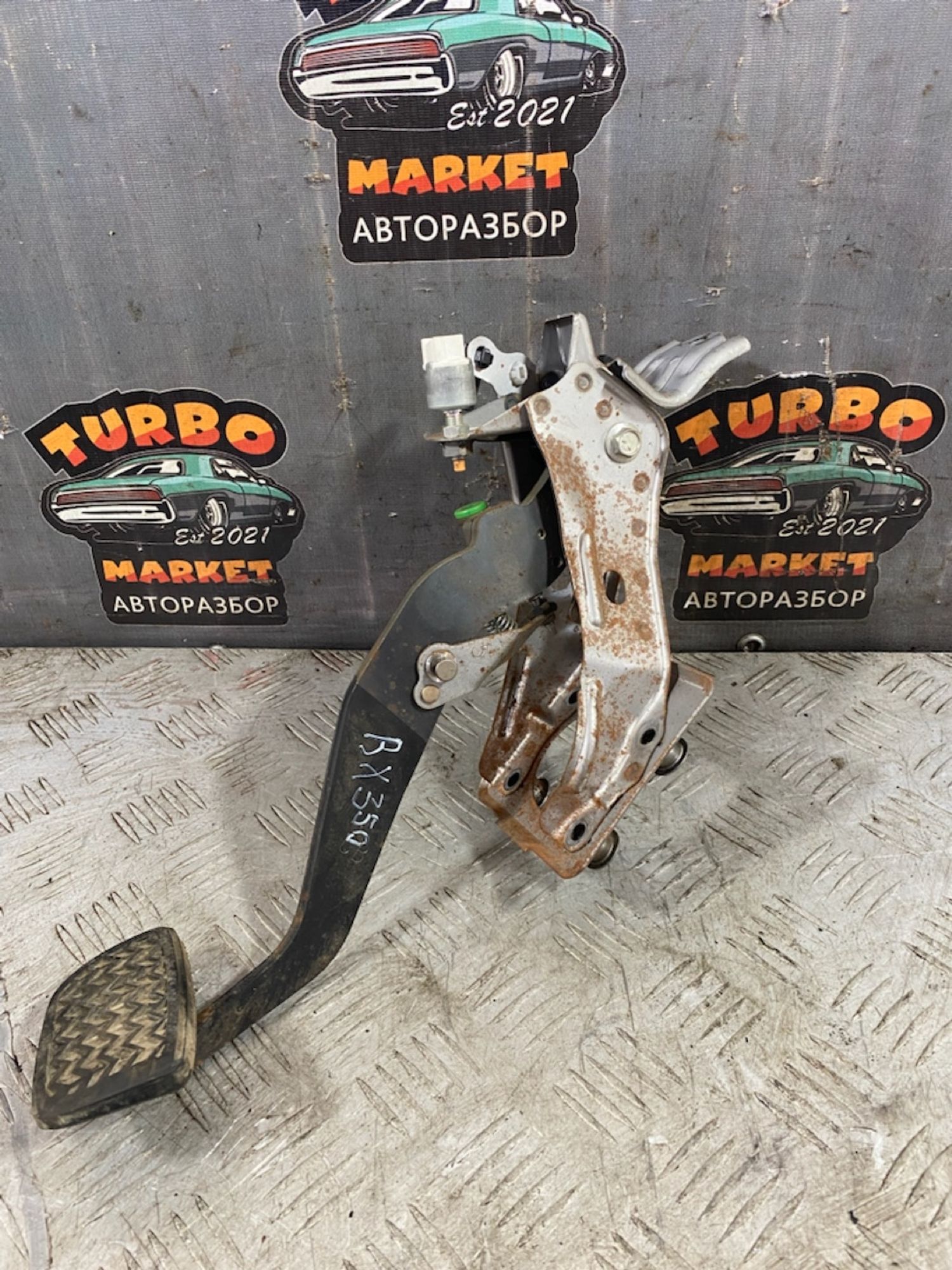 https://ycs.partsauto.market/partsauto-images/thmbs/userImages/7493bedda53ffbba18042670cc6fed05/part/4ad5db08-3dfe-4afd-974e-45d60063427a_1722263895732.jpg