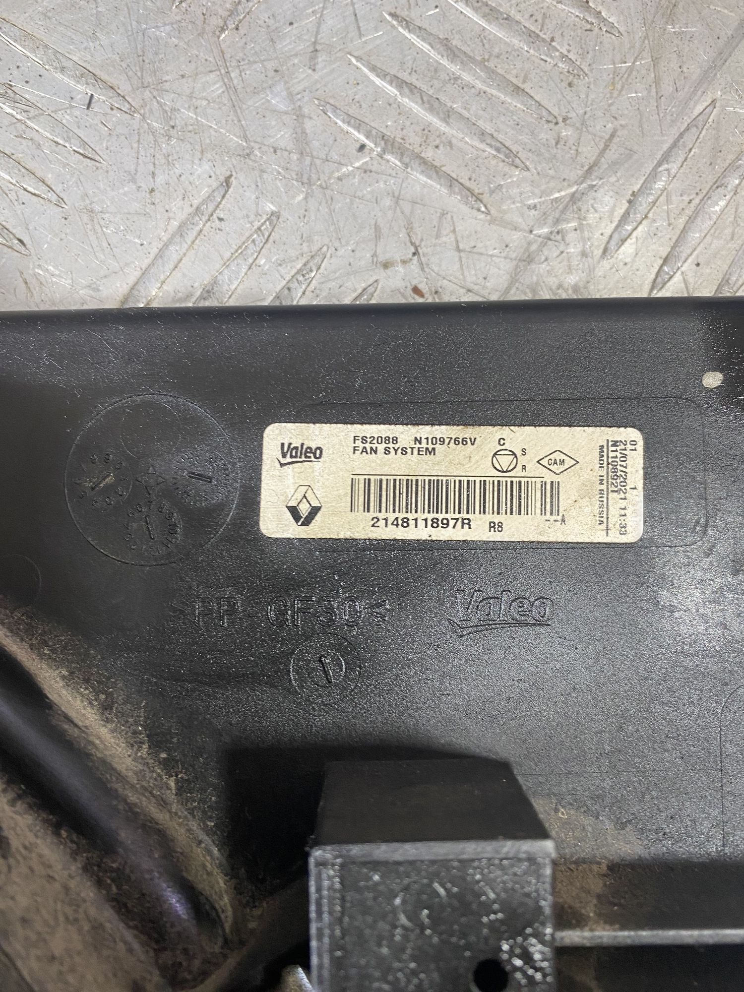 https://ycs.partsauto.market/partsauto-images/thmbs/userImages/7493bedda53ffbba18042670cc6fed05/part/4c9847d7-891b-4b91-9b42-58278d772818_1718890785881.jpg