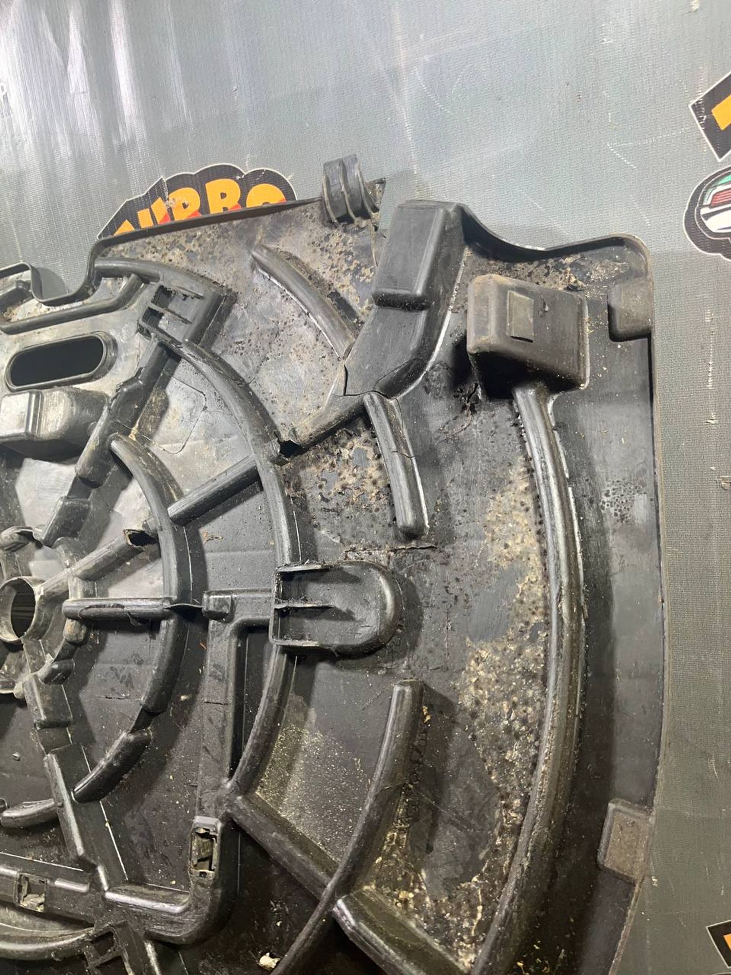 https://ycs.partsauto.market/partsauto-images/thmbs/userImages/7493bedda53ffbba18042670cc6fed05/part/4d25b50a-55ba-4fcc-bdb5-90d3bb9495ae_1720017916903.jpg