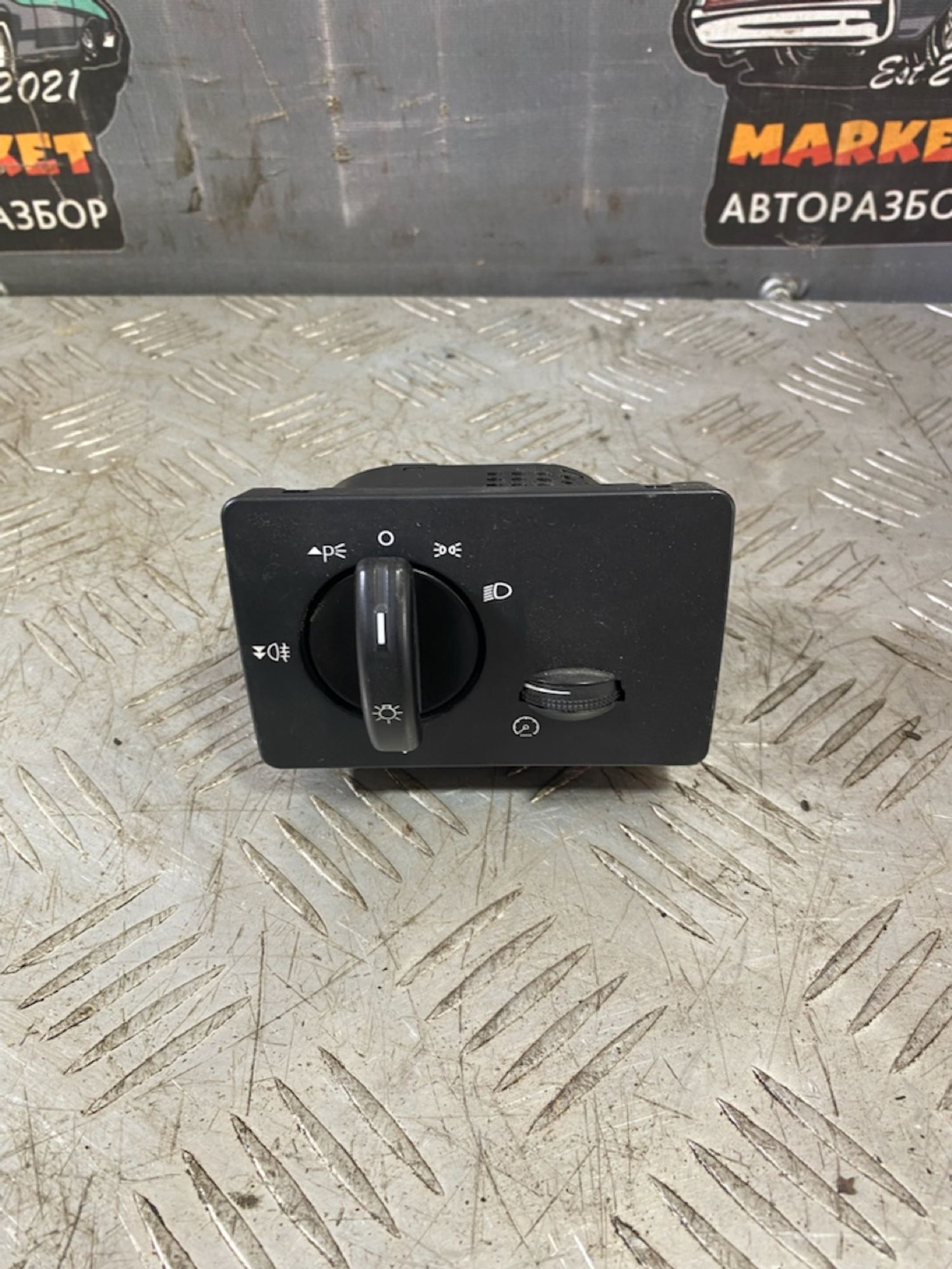 https://ycs.partsauto.market/partsauto-images/thmbs/userImages/7493bedda53ffbba18042670cc6fed05/part/4d820237-7a03-447a-9175-f5f1266b0441_1721129856954.jpg