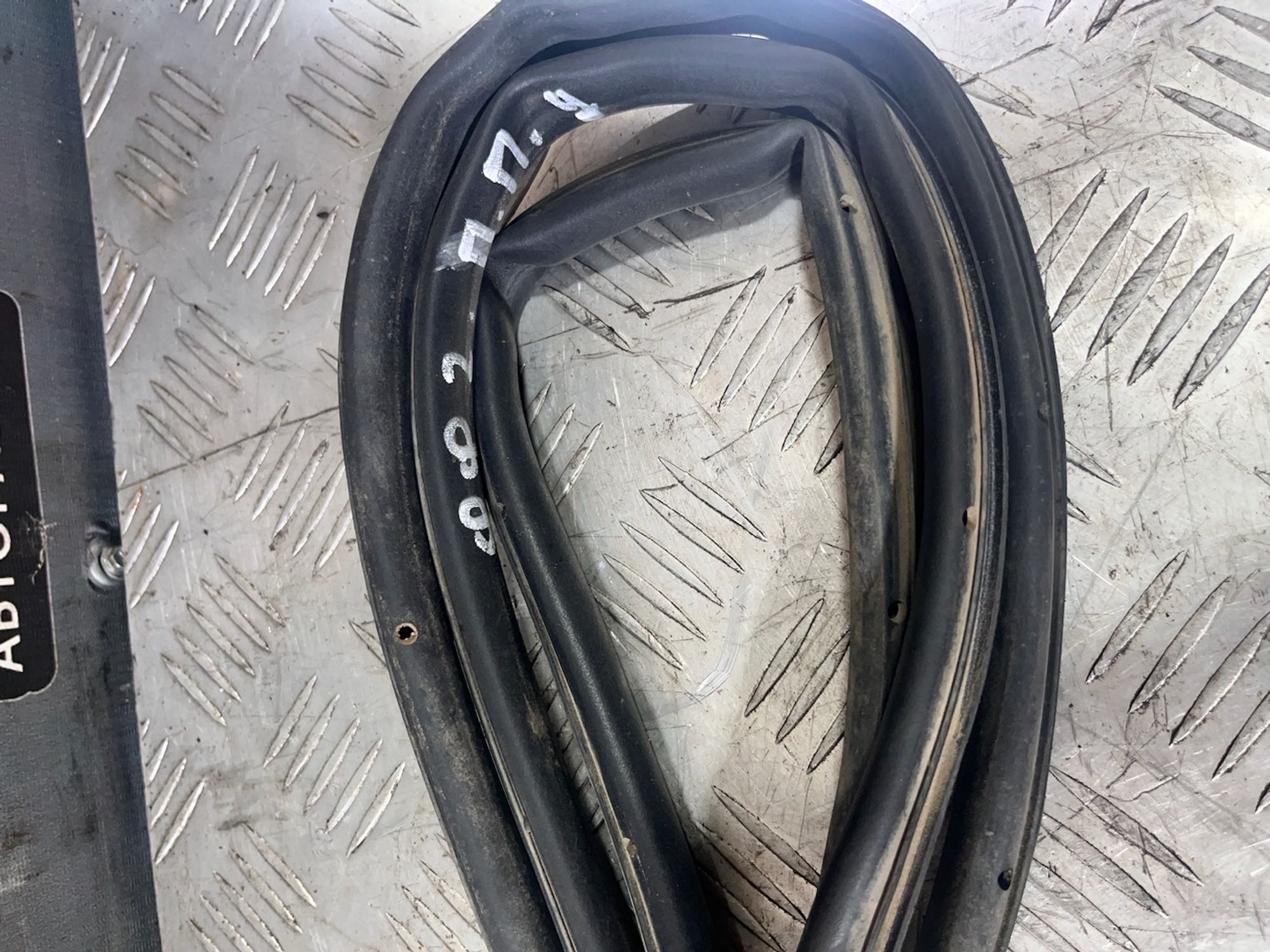 https://ycs.partsauto.market/partsauto-images/thmbs/userImages/7493bedda53ffbba18042670cc6fed05/part/4e58f697-dd2d-43cb-a119-f496a7427b4d_1720694761306.jpg
