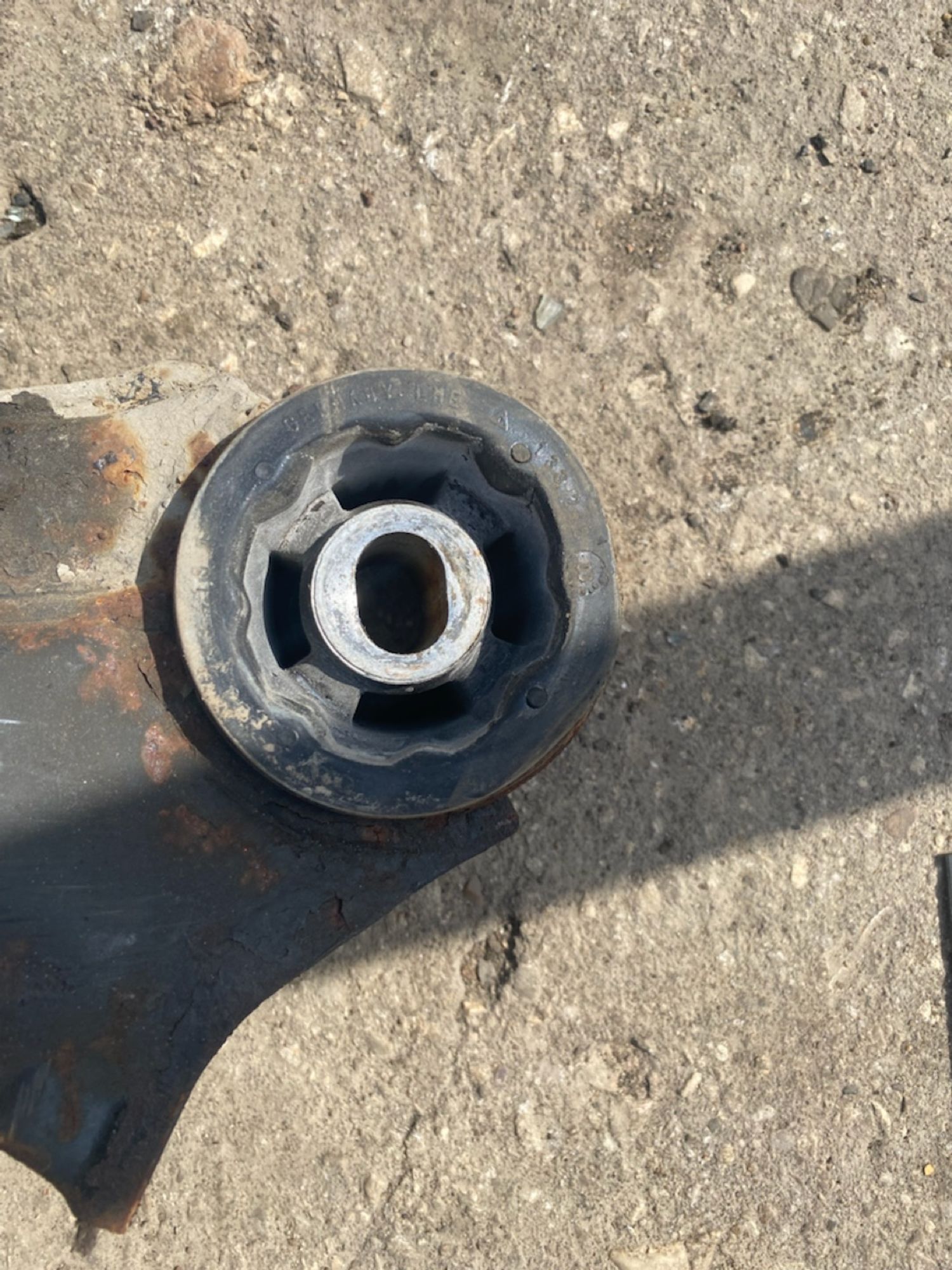 https://ycs.partsauto.market/partsauto-images/thmbs/userImages/7493bedda53ffbba18042670cc6fed05/part/4ed0134b-cd1b-42ff-8c13-4574d5e68ef7_1721470074550.jpg