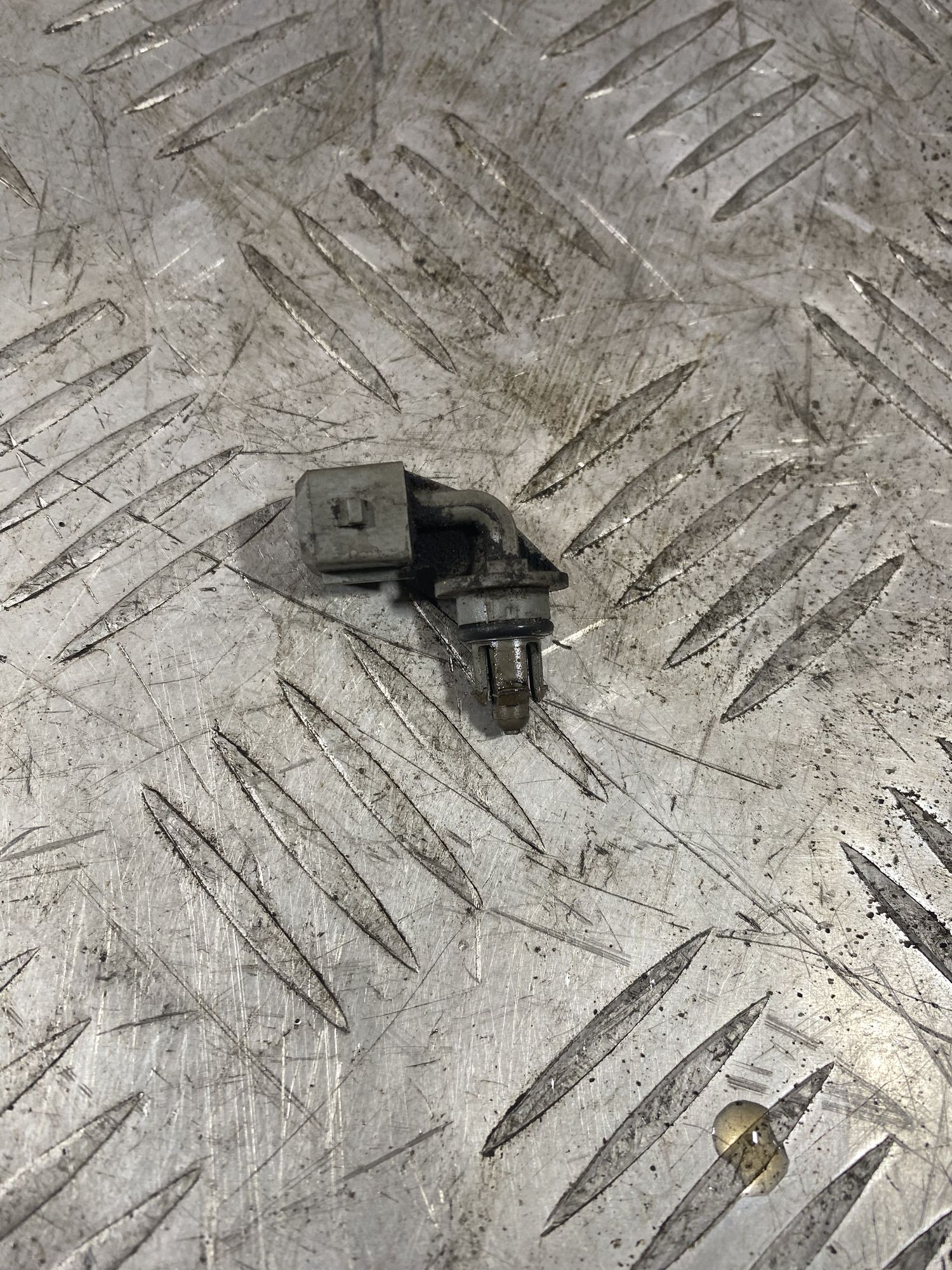 https://ycs.partsauto.market/partsauto-images/thmbs/userImages/7493bedda53ffbba18042670cc6fed05/part/4f488bb8-ca78-4da7-9d32-59fdb602f345_1719496532290.jpg