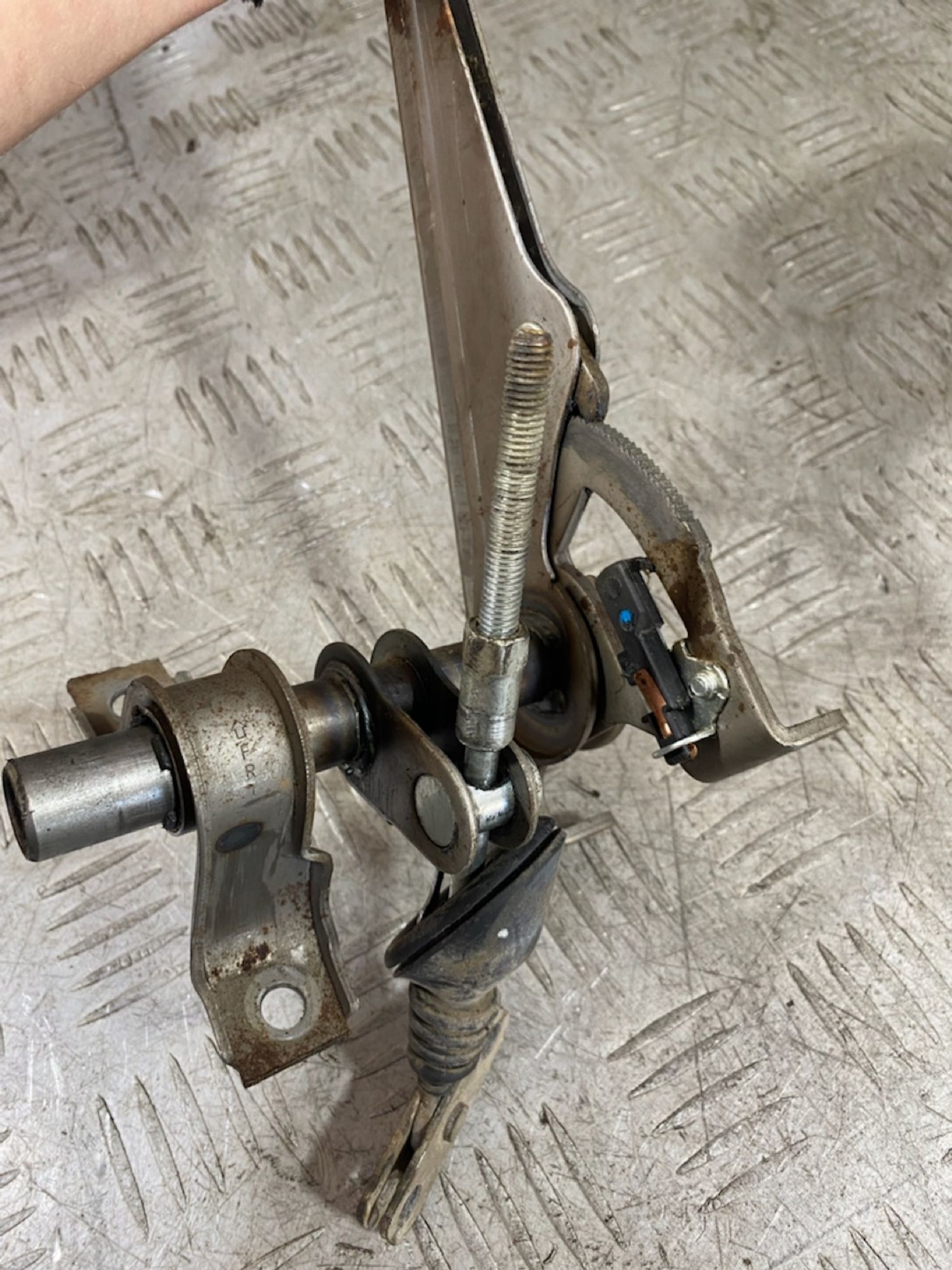 https://ycs.partsauto.market/partsauto-images/thmbs/userImages/7493bedda53ffbba18042670cc6fed05/part/4f5346d6-f752-47bd-a8c2-1a36b6a4c5be_1725620164121.jpg
