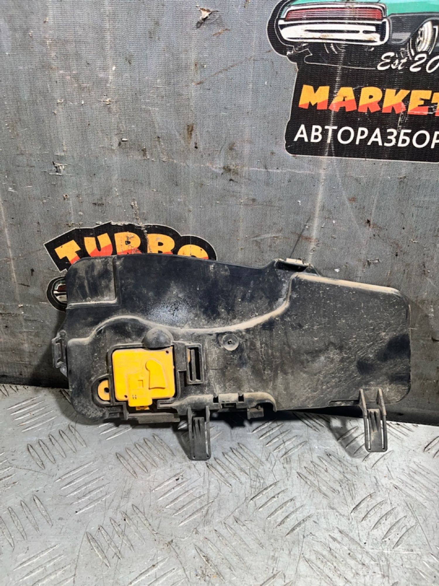 https://ycs.partsauto.market/partsauto-images/thmbs/userImages/7493bedda53ffbba18042670cc6fed05/part/515aee1f-ed1d-4487-887c-cc771387ad54_1729857214102.jpg