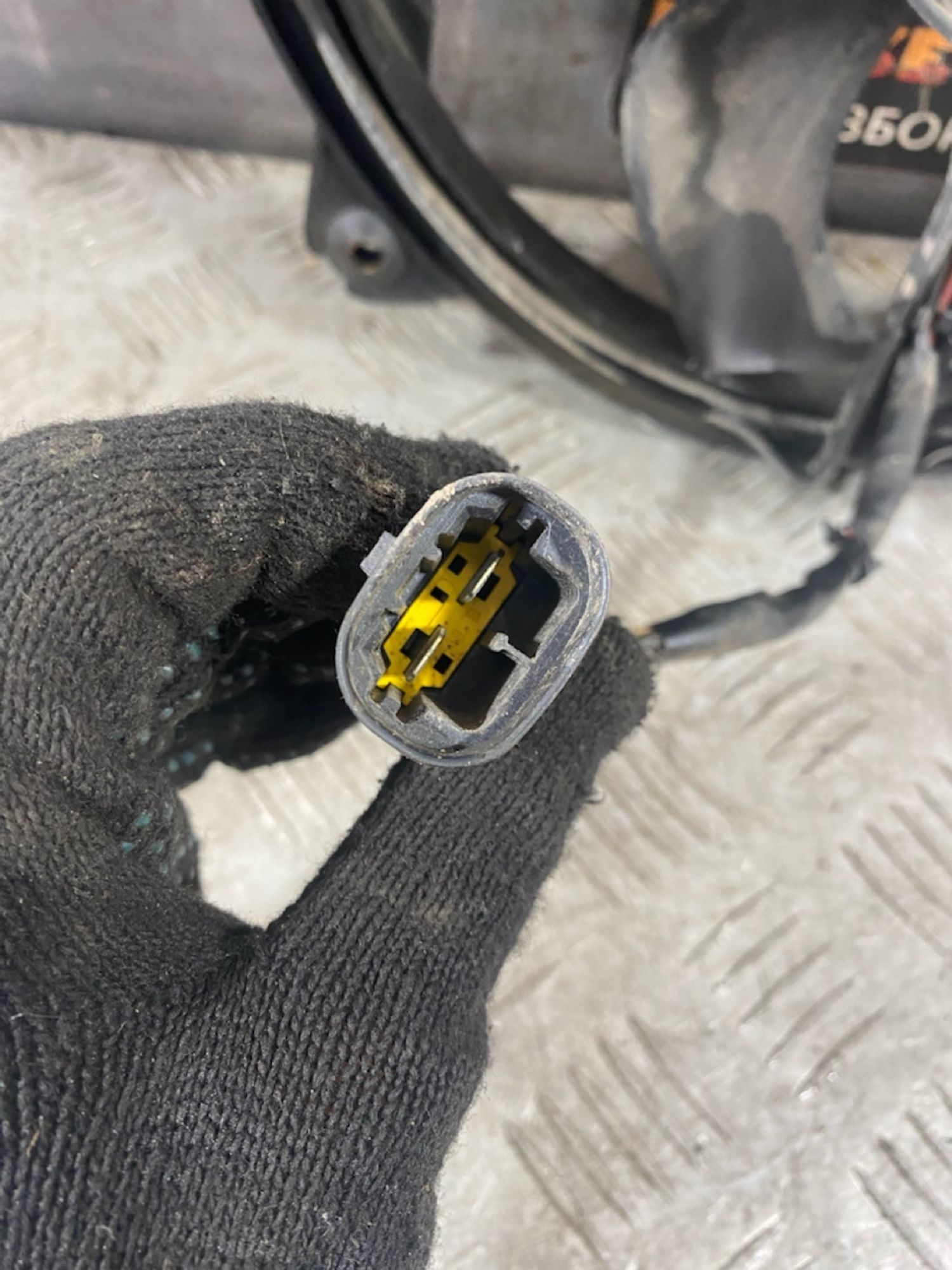 https://ycs.partsauto.market/partsauto-images/thmbs/userImages/7493bedda53ffbba18042670cc6fed05/part/5269672e-67bc-4ee4-b005-0f3c713dfe11_1721744647162.jpg