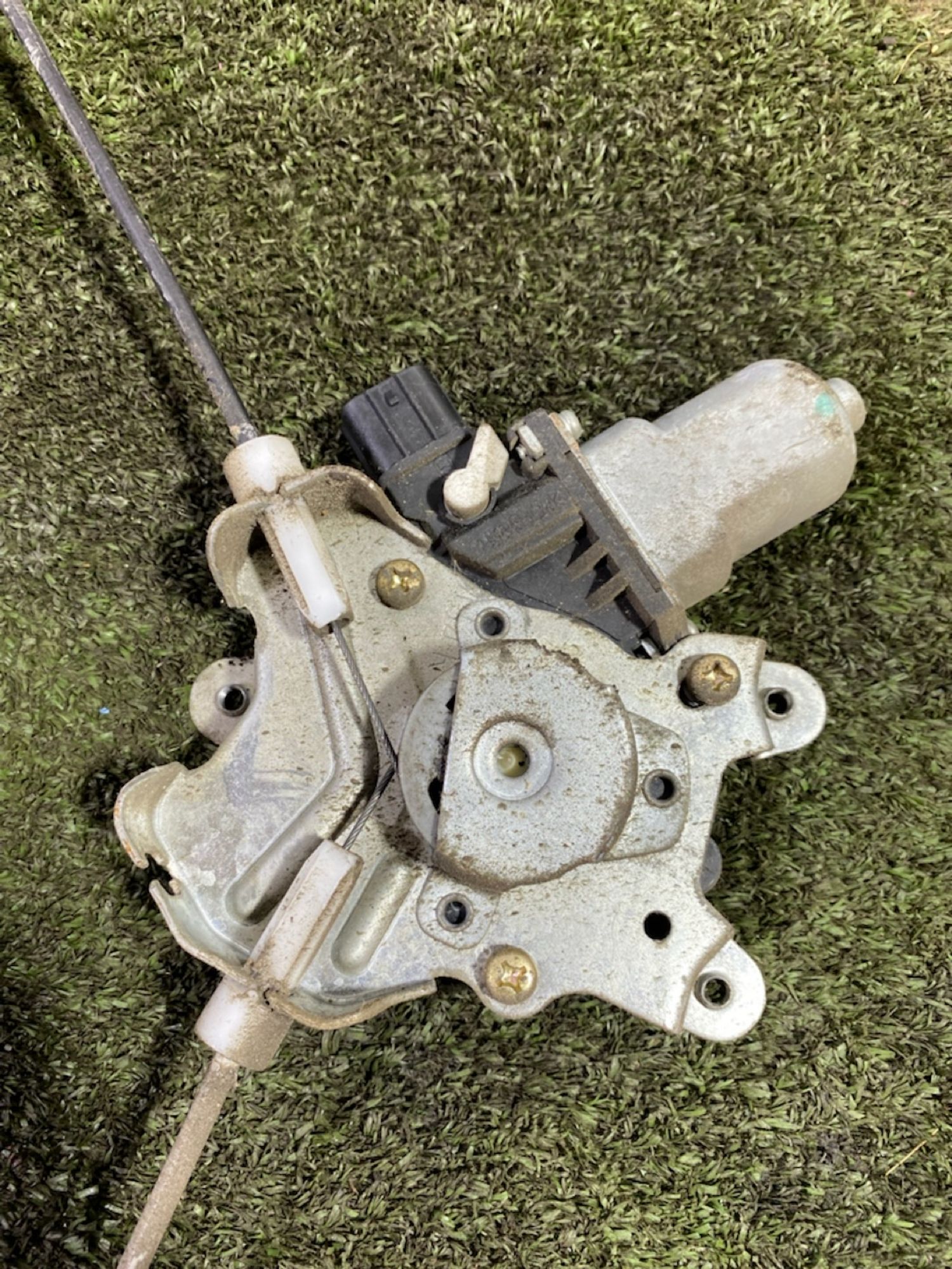 https://ycs.partsauto.market/partsauto-images/thmbs/userImages/7493bedda53ffbba18042670cc6fed05/part/53bb7de8-d133-49fc-891c-ab1a00df8067_1749558996450.jpg