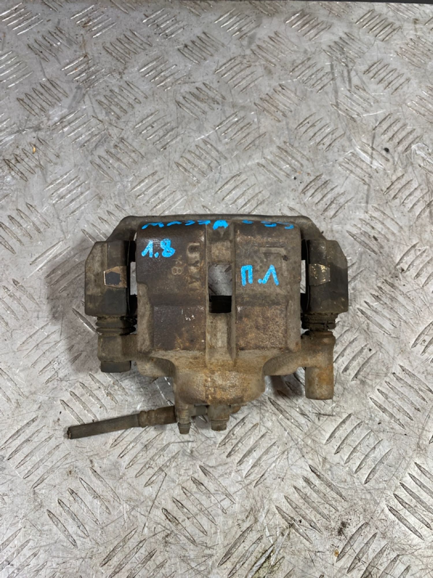 https://ycs.partsauto.market/partsauto-images/thmbs/userImages/7493bedda53ffbba18042670cc6fed05/part/54a63b87-6ae4-4770-9ba6-fa5b73c9f946_1720448077478.jpg